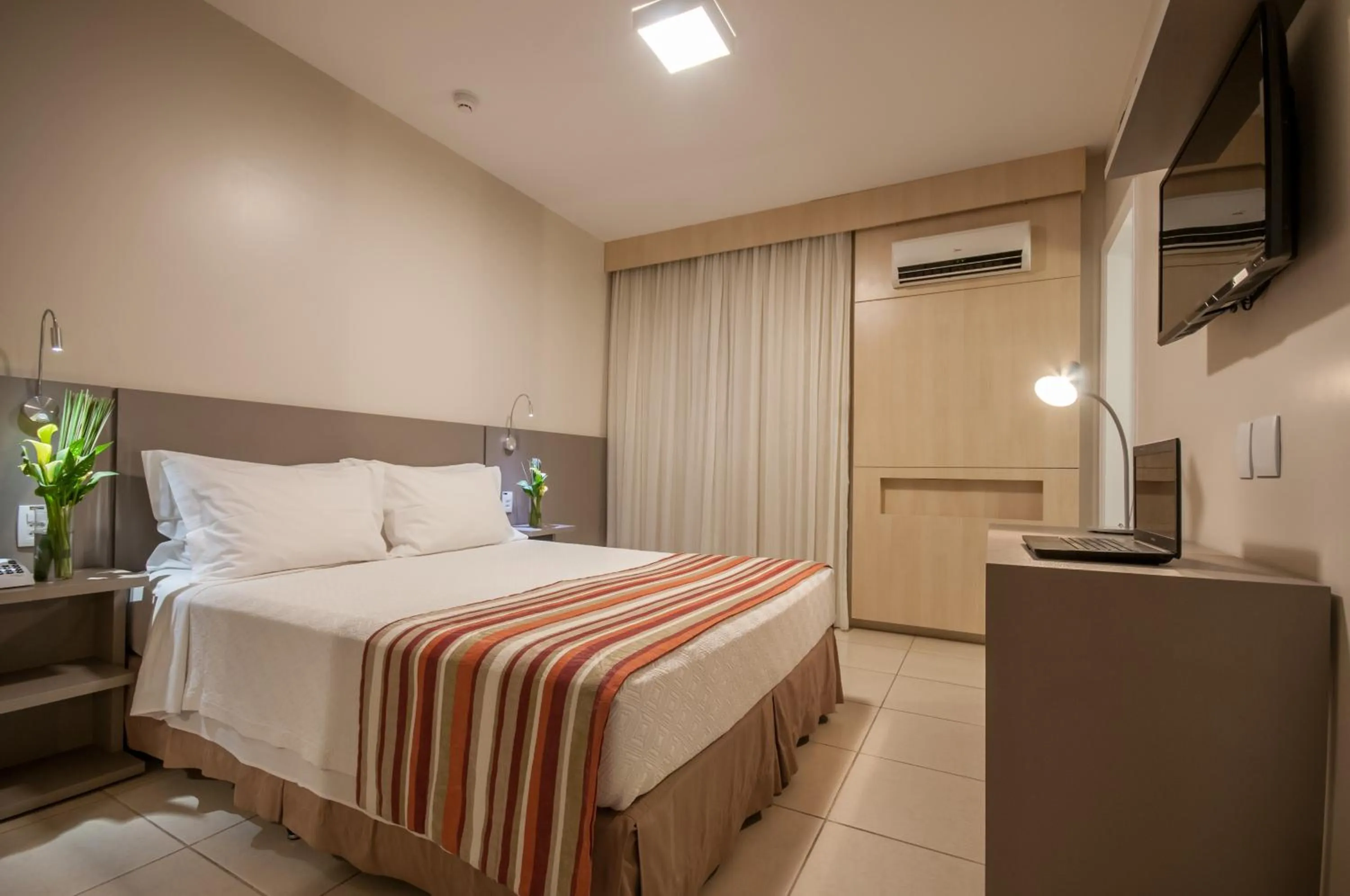 Bed in Saint Peter Hotel