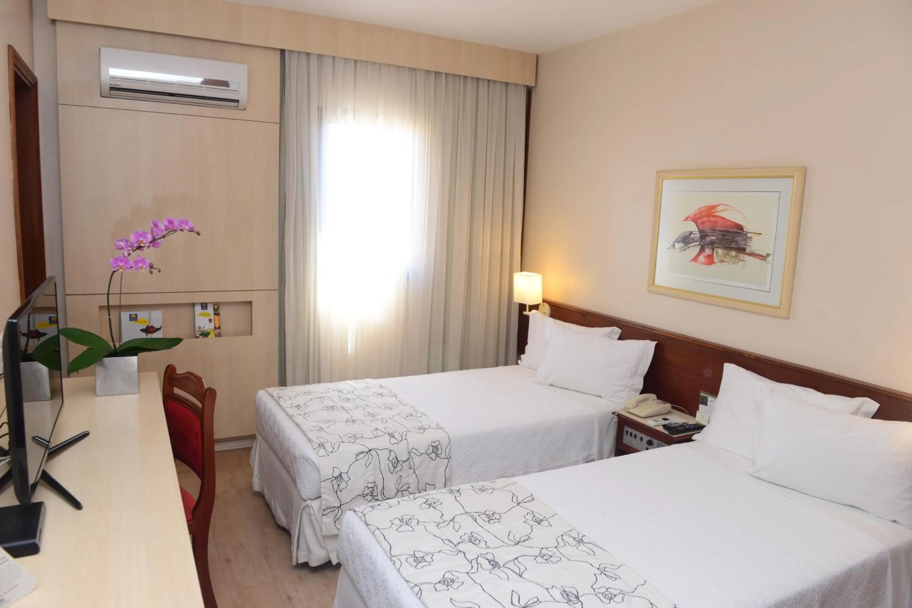 Photo of the whole room, Bed in Saint Peter Hotel