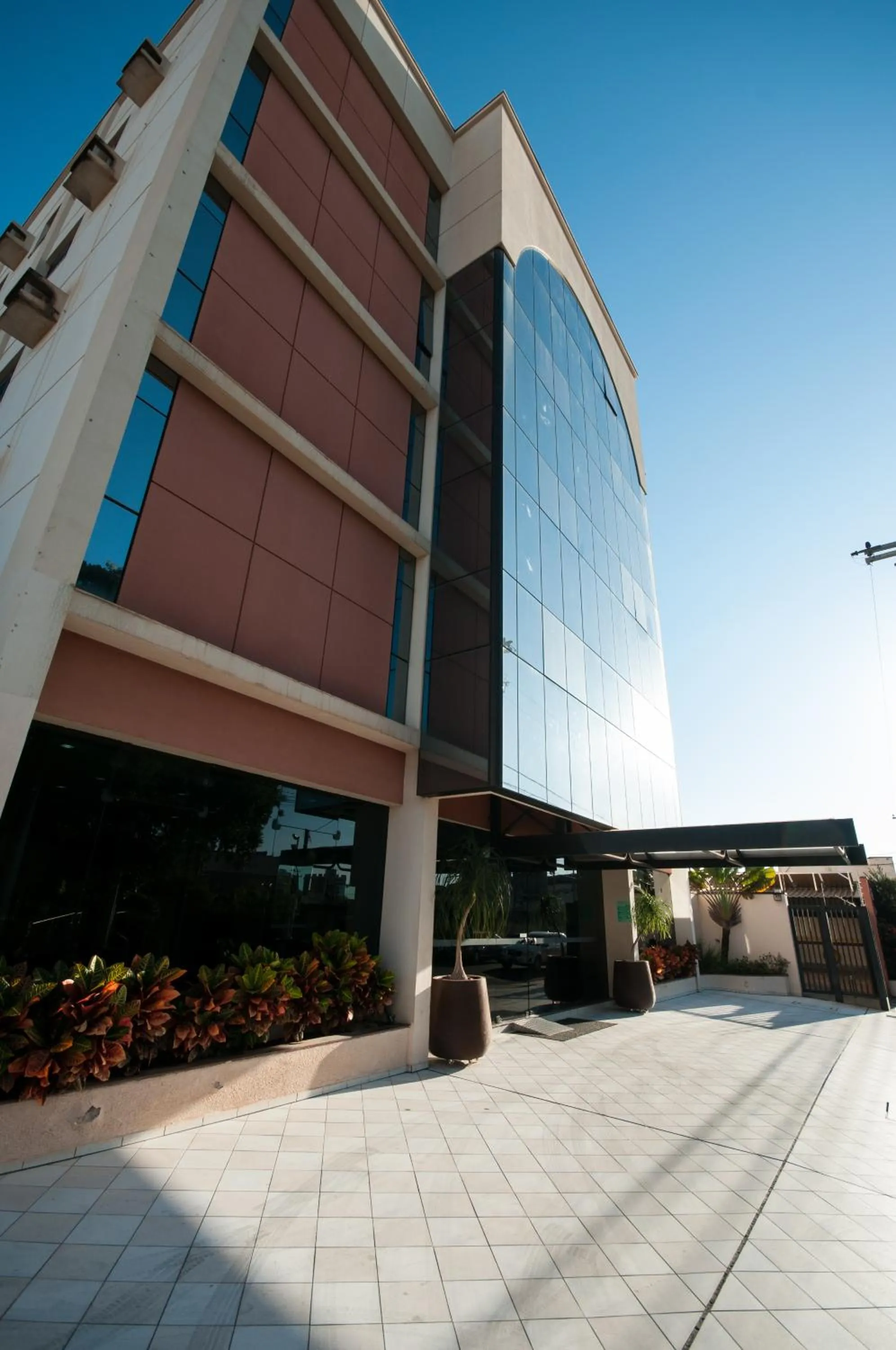 Property building in Saint Peter Hotel