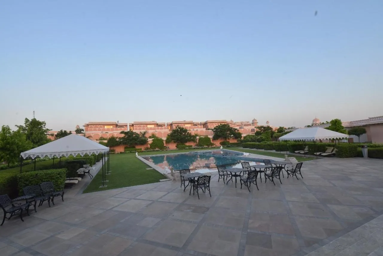 Swimming pool in Buena Vista Luxury Garden Spa Resort