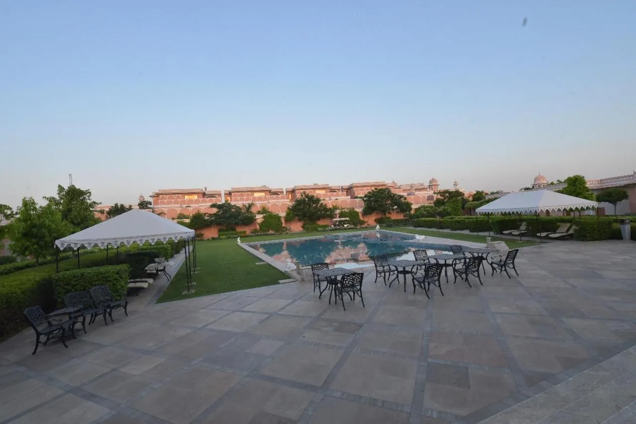 Swimming pool in Buena Vista Luxury Garden Spa Resort