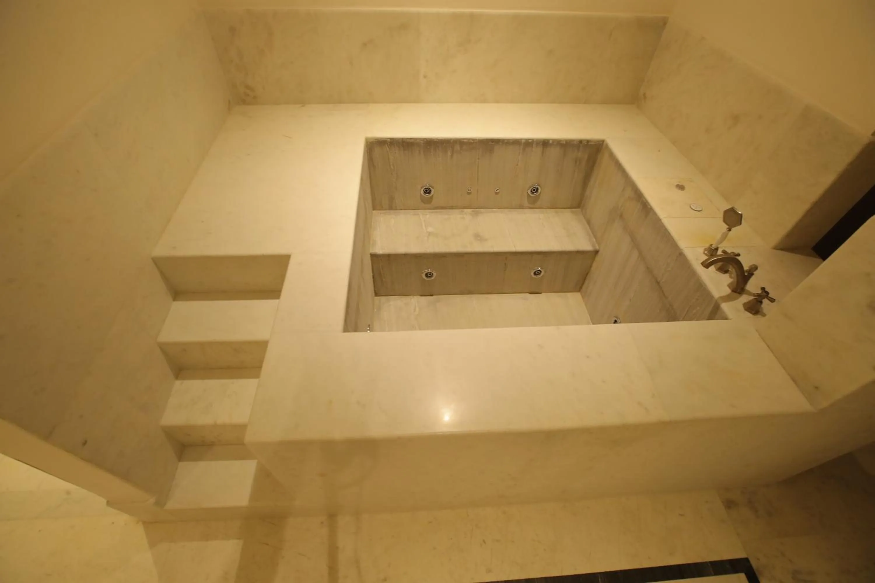 Hot Tub in Buena Vista Luxury Garden Spa Resort