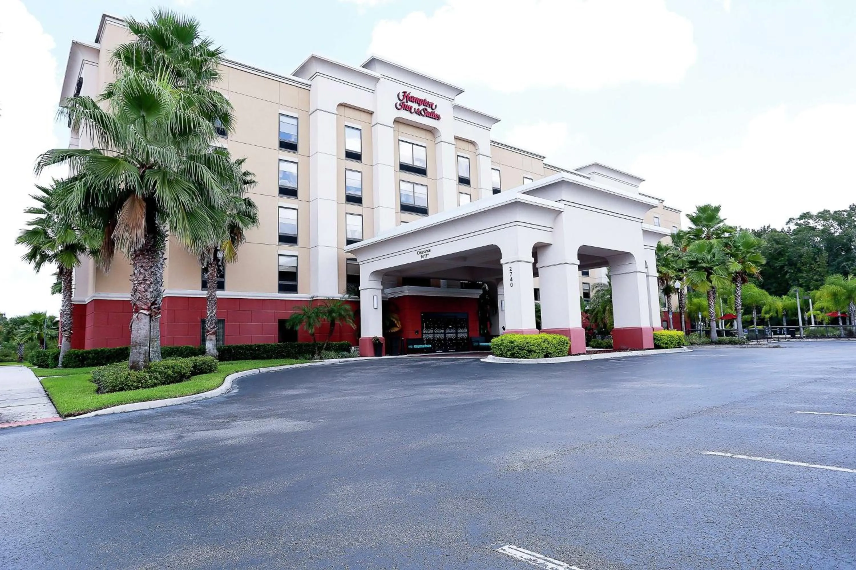 Property building in Hampton Inn & Suites Tampa-Wesley Chapel