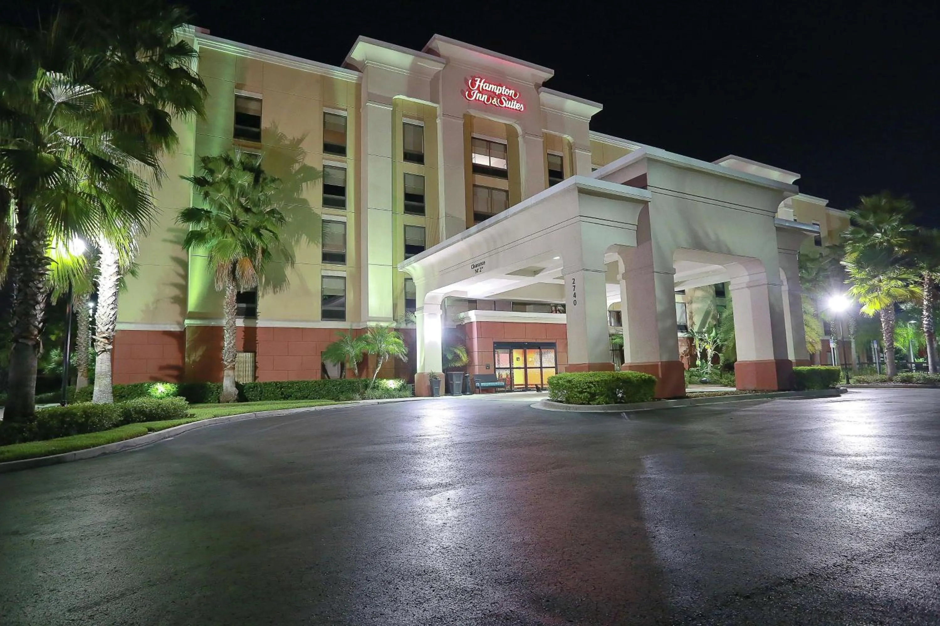 Property building in Hampton Inn & Suites Tampa-Wesley Chapel