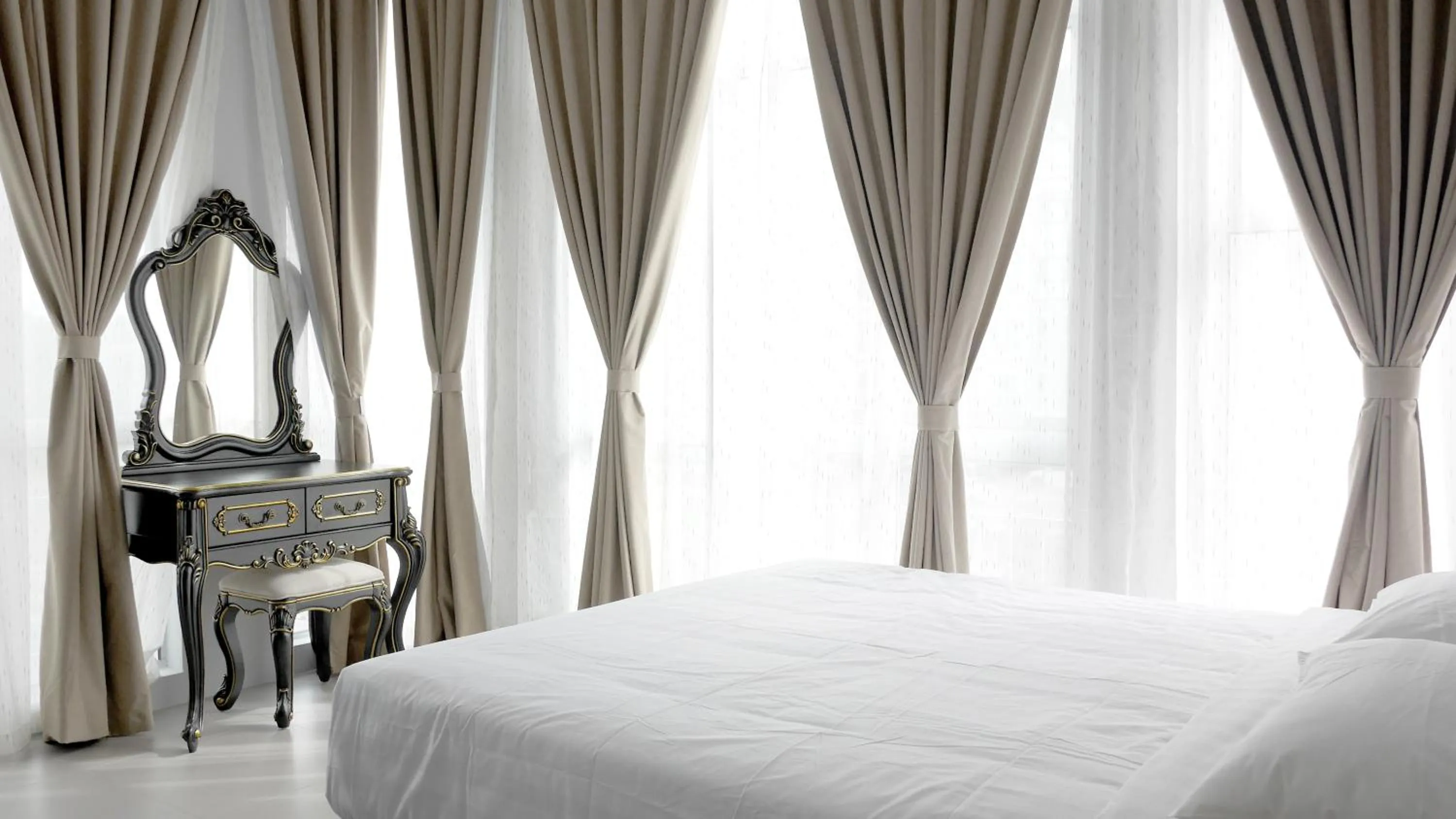 Bed in Zetter Suites @ Cameron