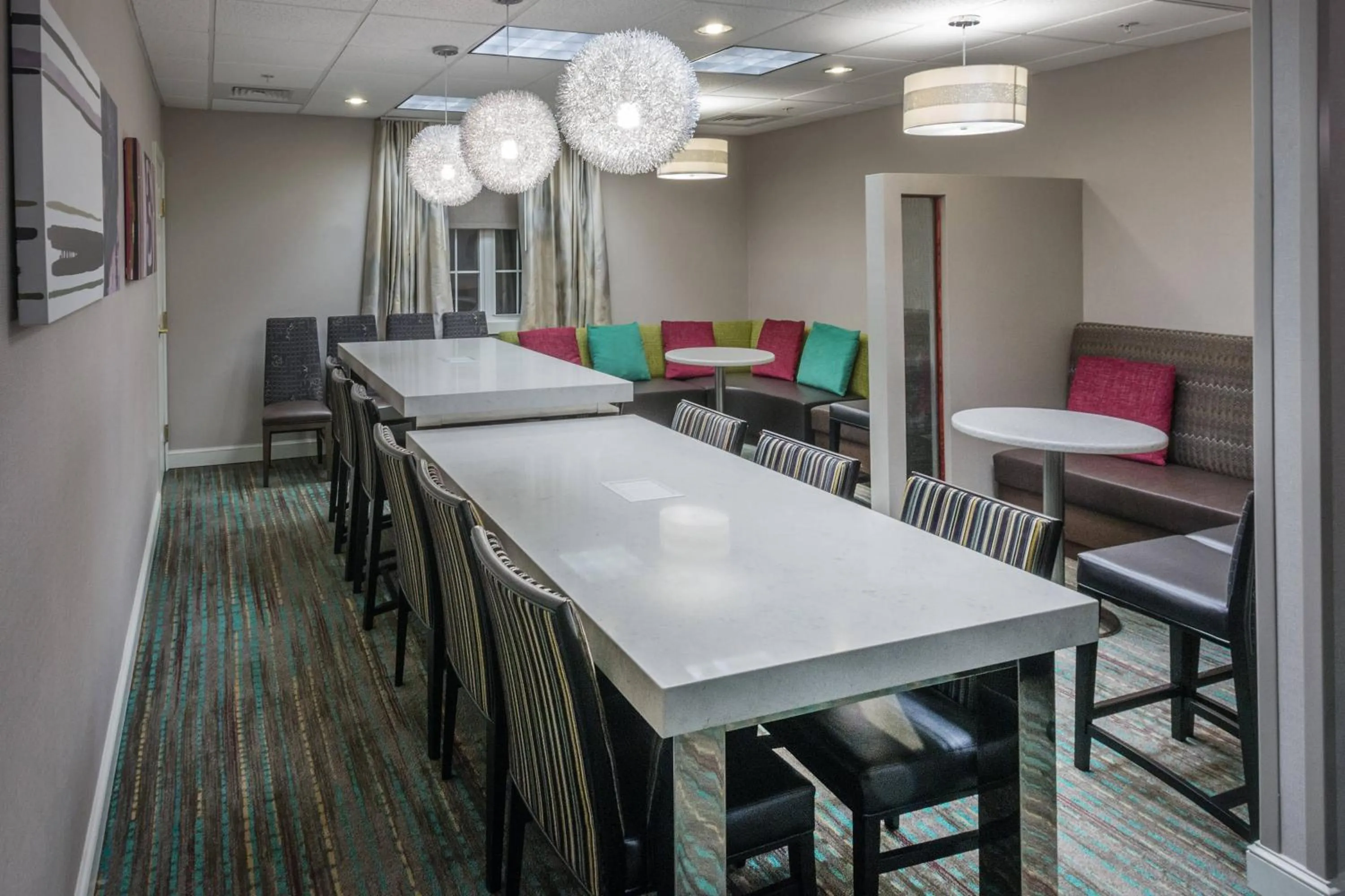 Restaurant/places to eat in Residence Inn Columbus