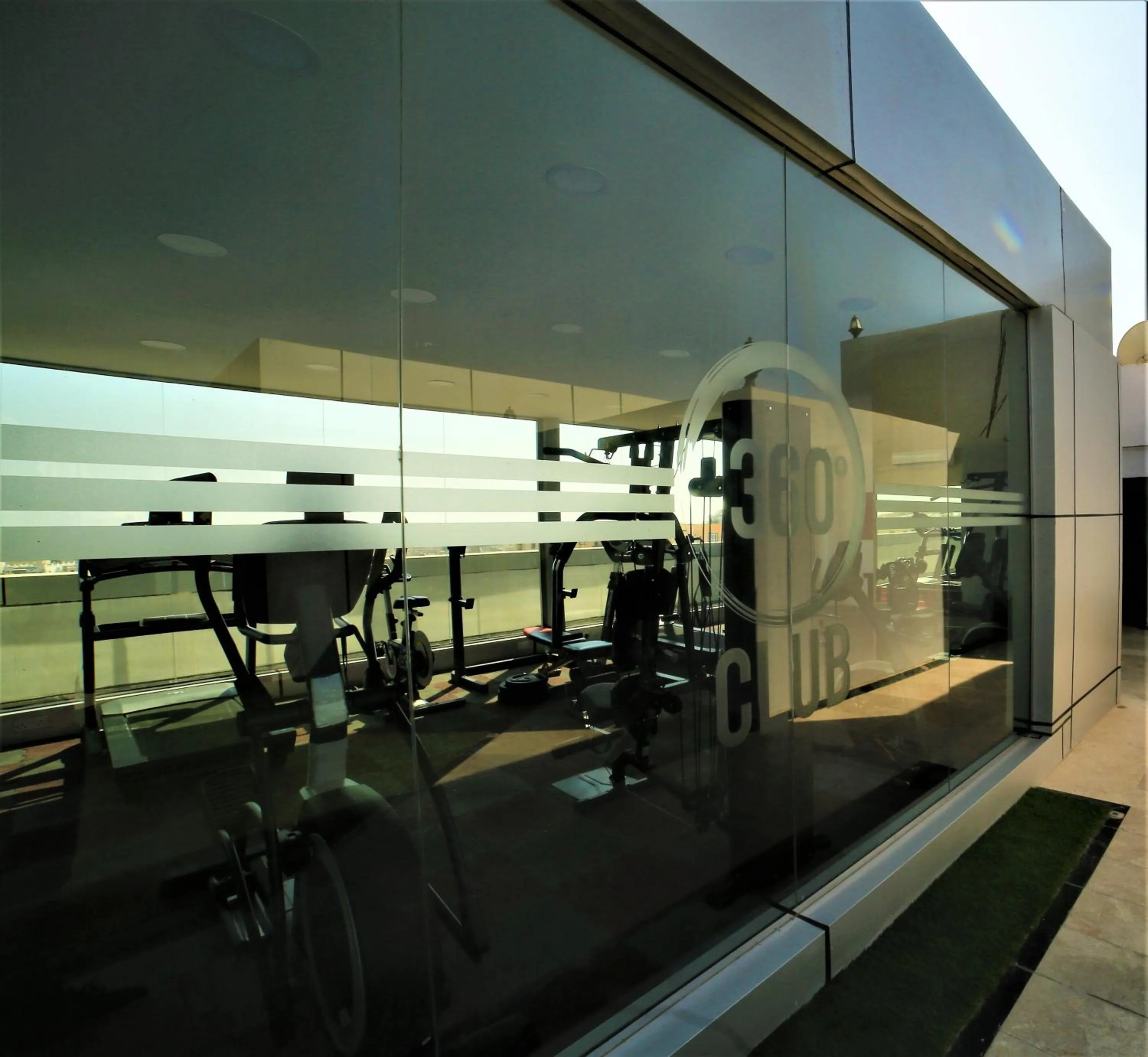 Fitness centre/facilities in Al Dyafa Hotel Suites