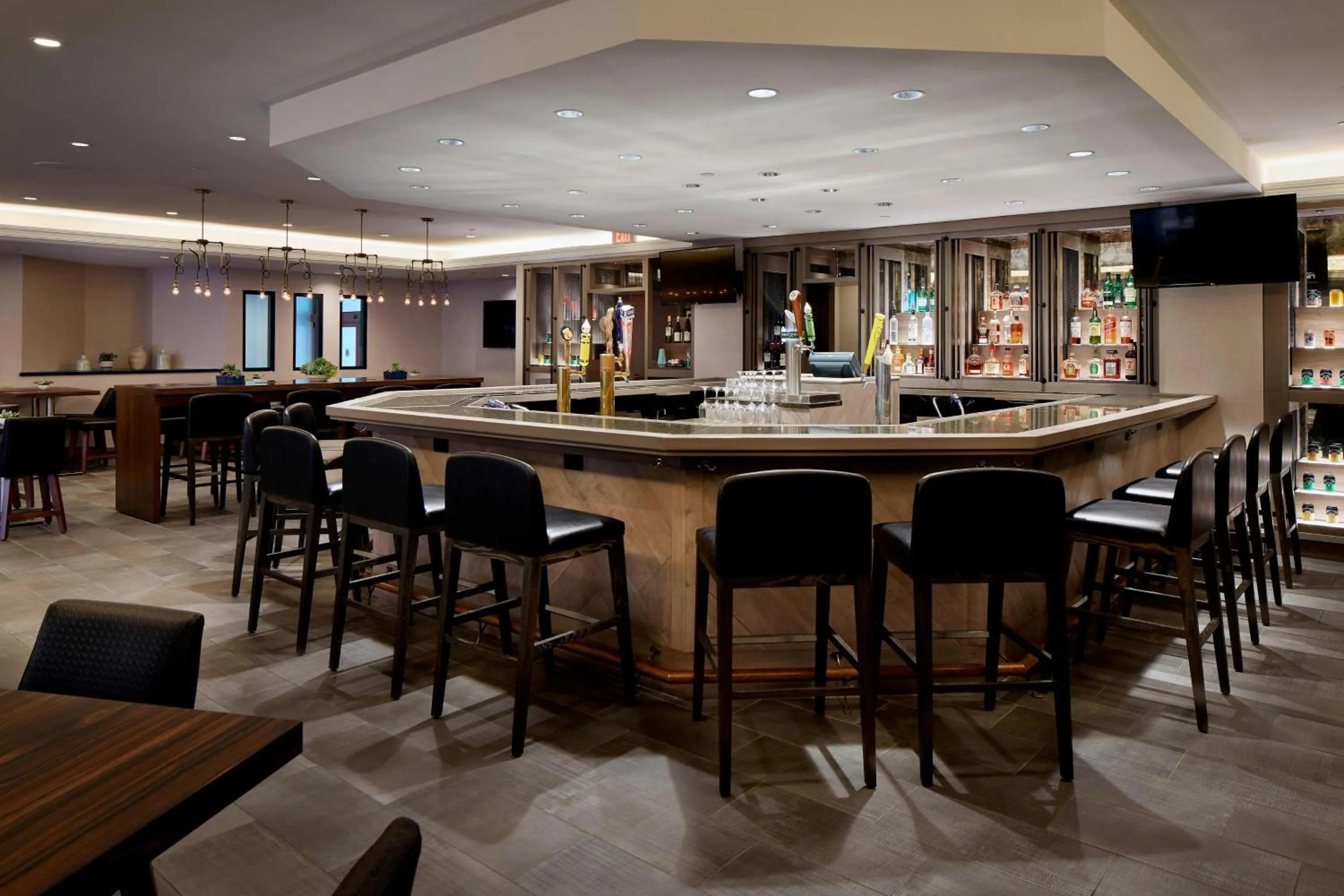 Lounge or bar in Marriott Cincinnati North