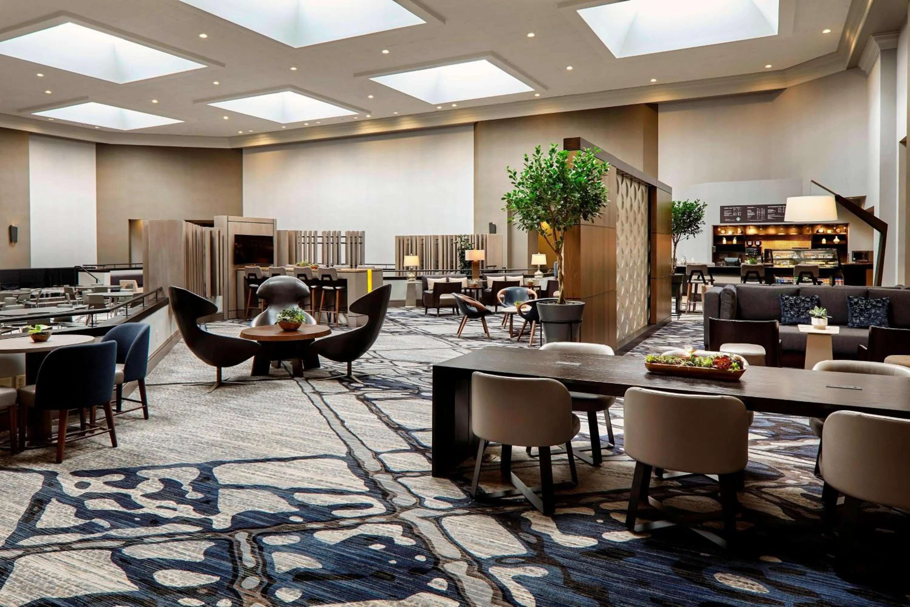 Lobby or reception in Marriott Cincinnati North