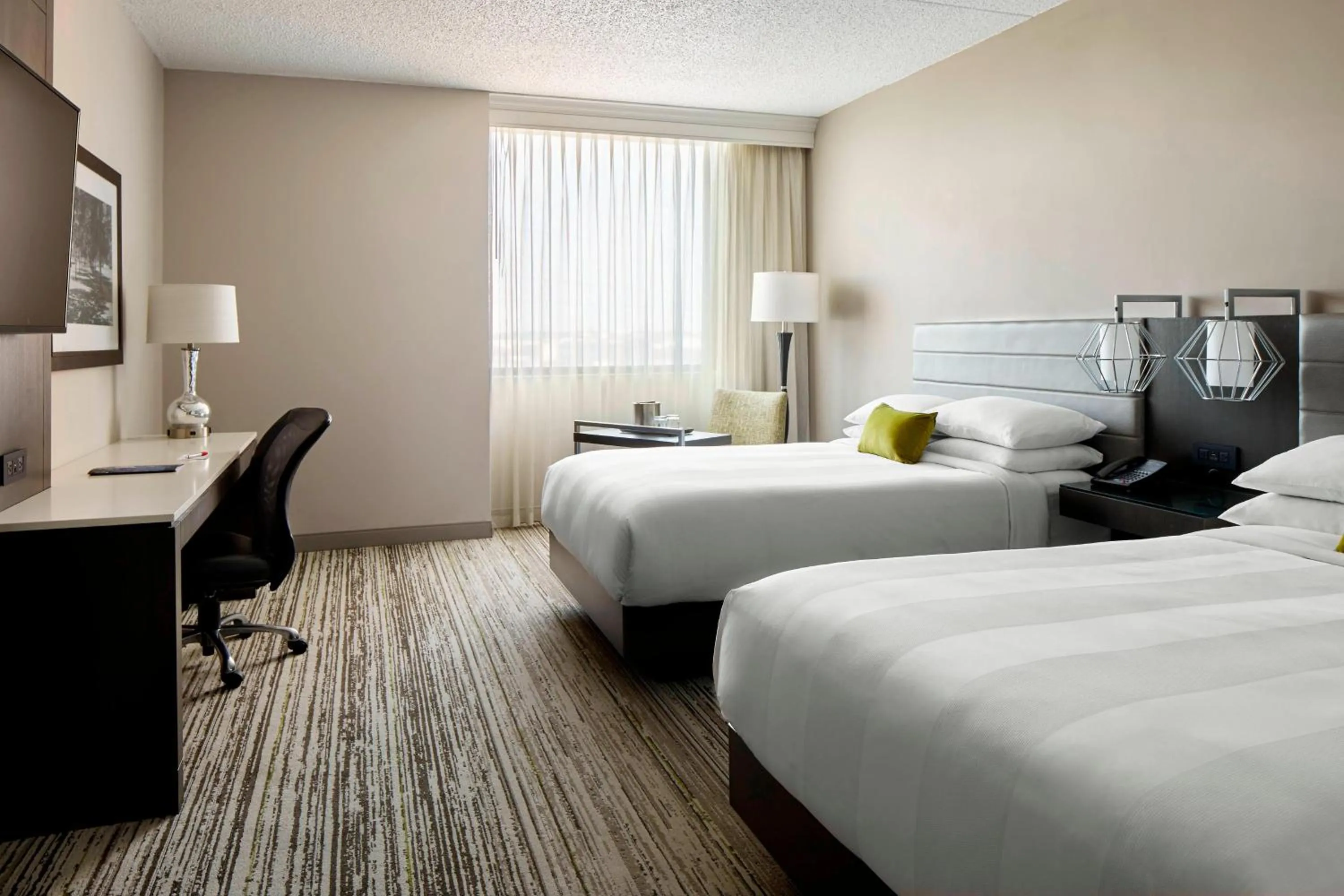 Bedroom, Bed in Marriott Cincinnati North