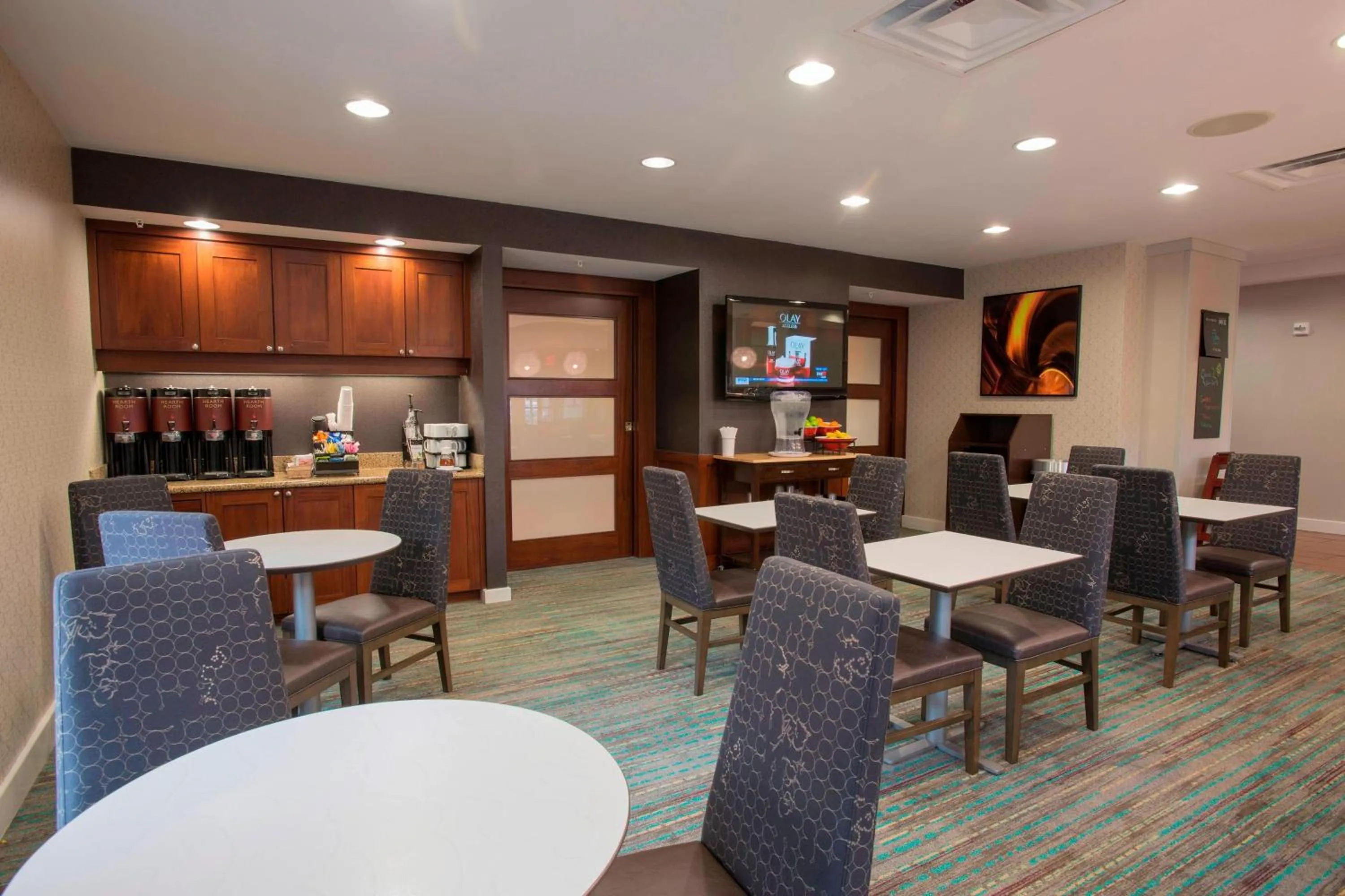 Restaurant/places to eat in Residence Inn Cincinnati North West Chester