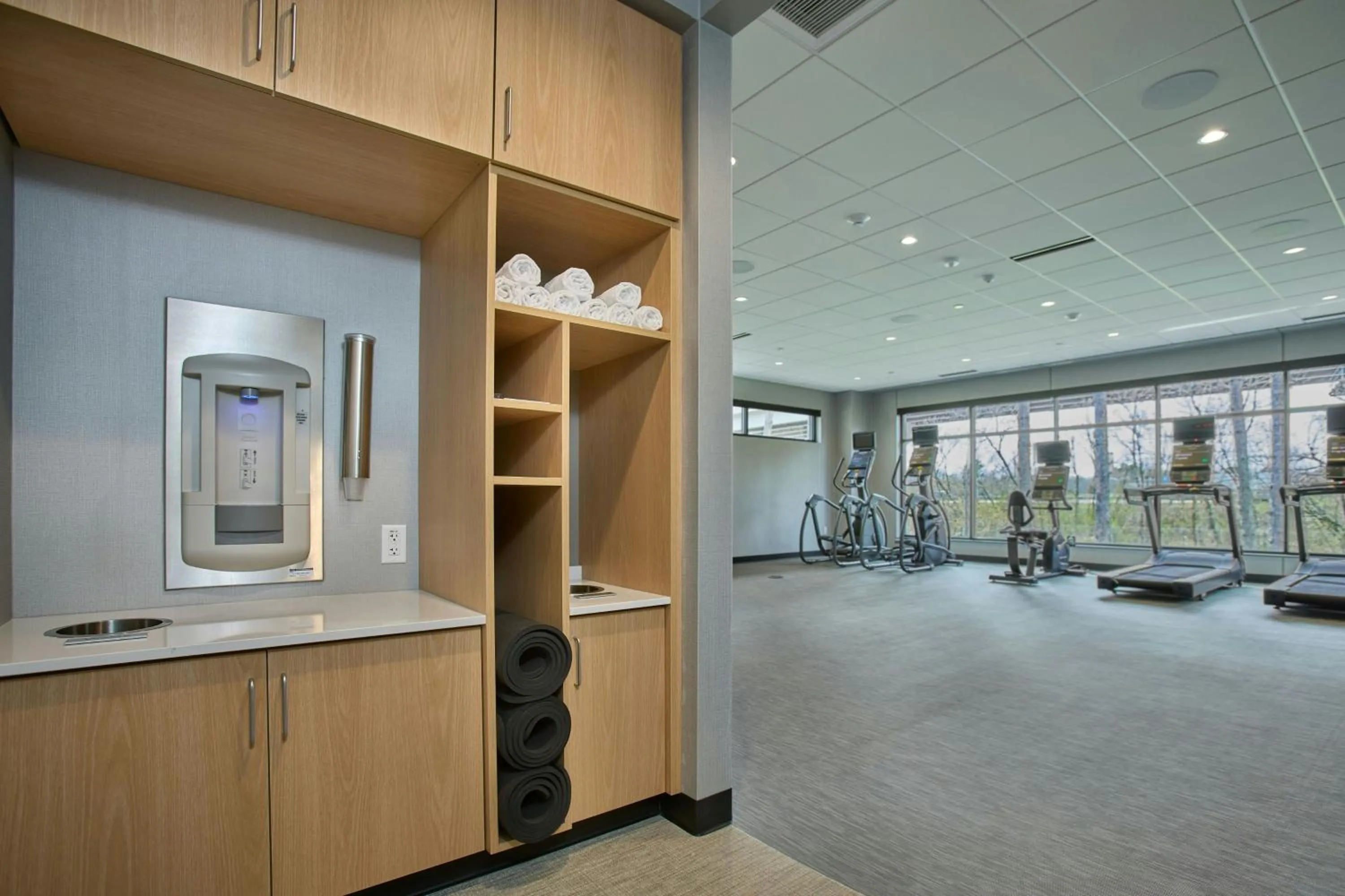 Fitness centre/facilities in Courtyard Wausau