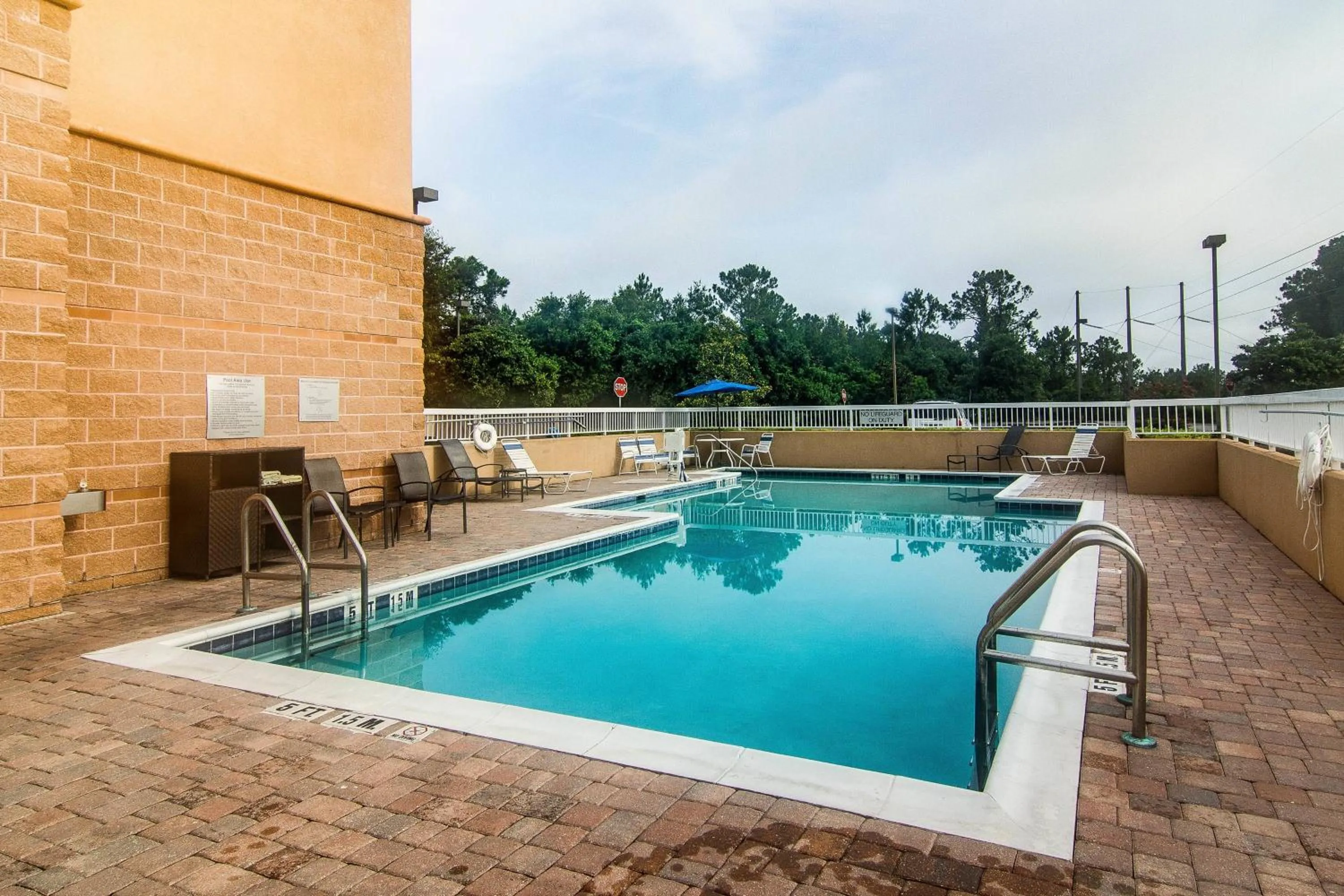 Swimming pool in Fairfield Inn & Suites Palm Coast I-95