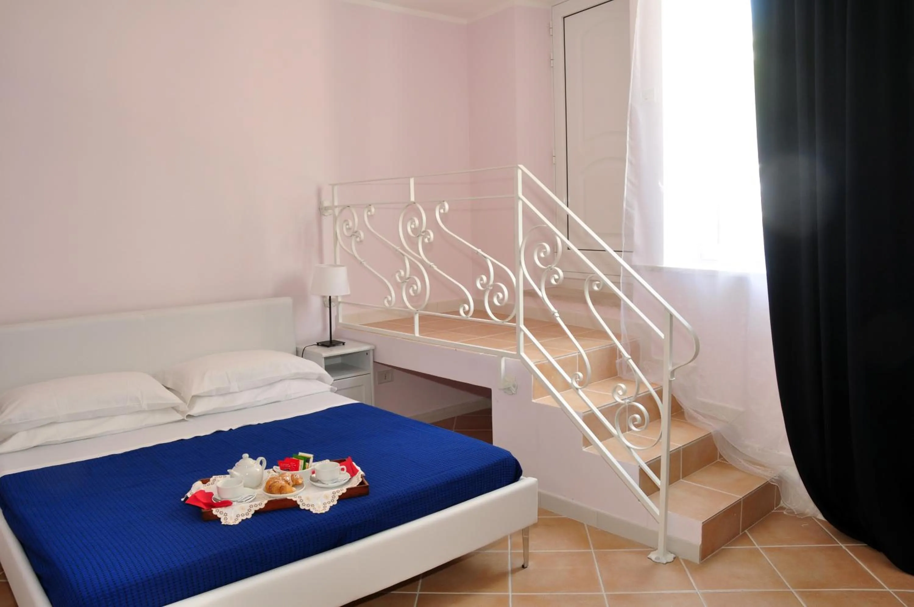 Property building, Bed in B&B Marebello