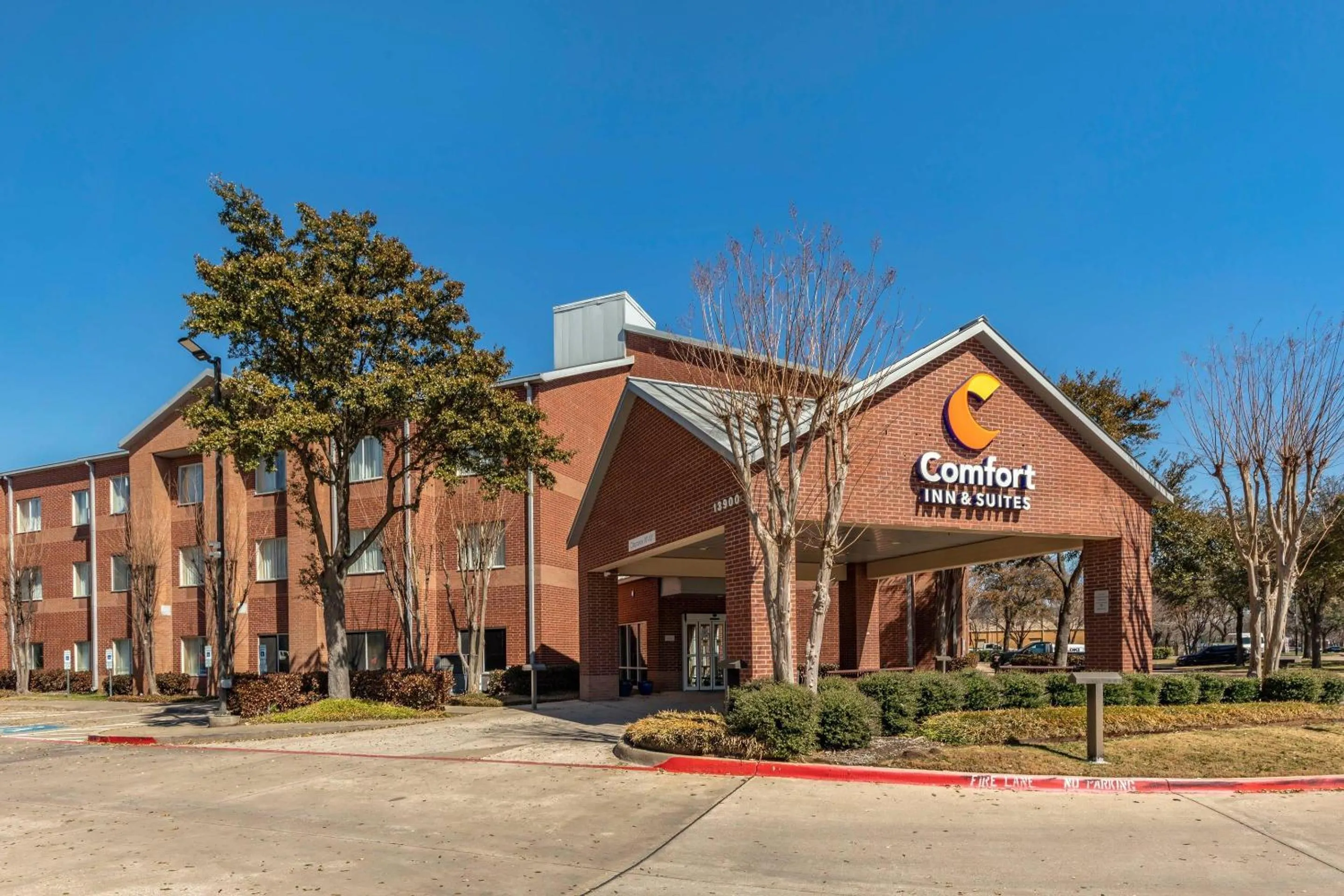 Property building in Comfort Inn & Suites North Dallas-Addison
