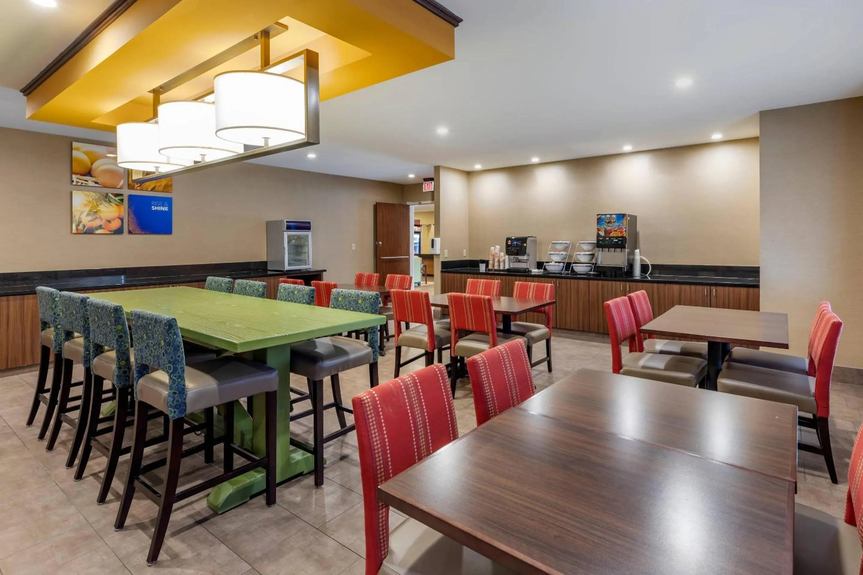 Breakfast in Comfort Inn & Suites North Dallas-Addison