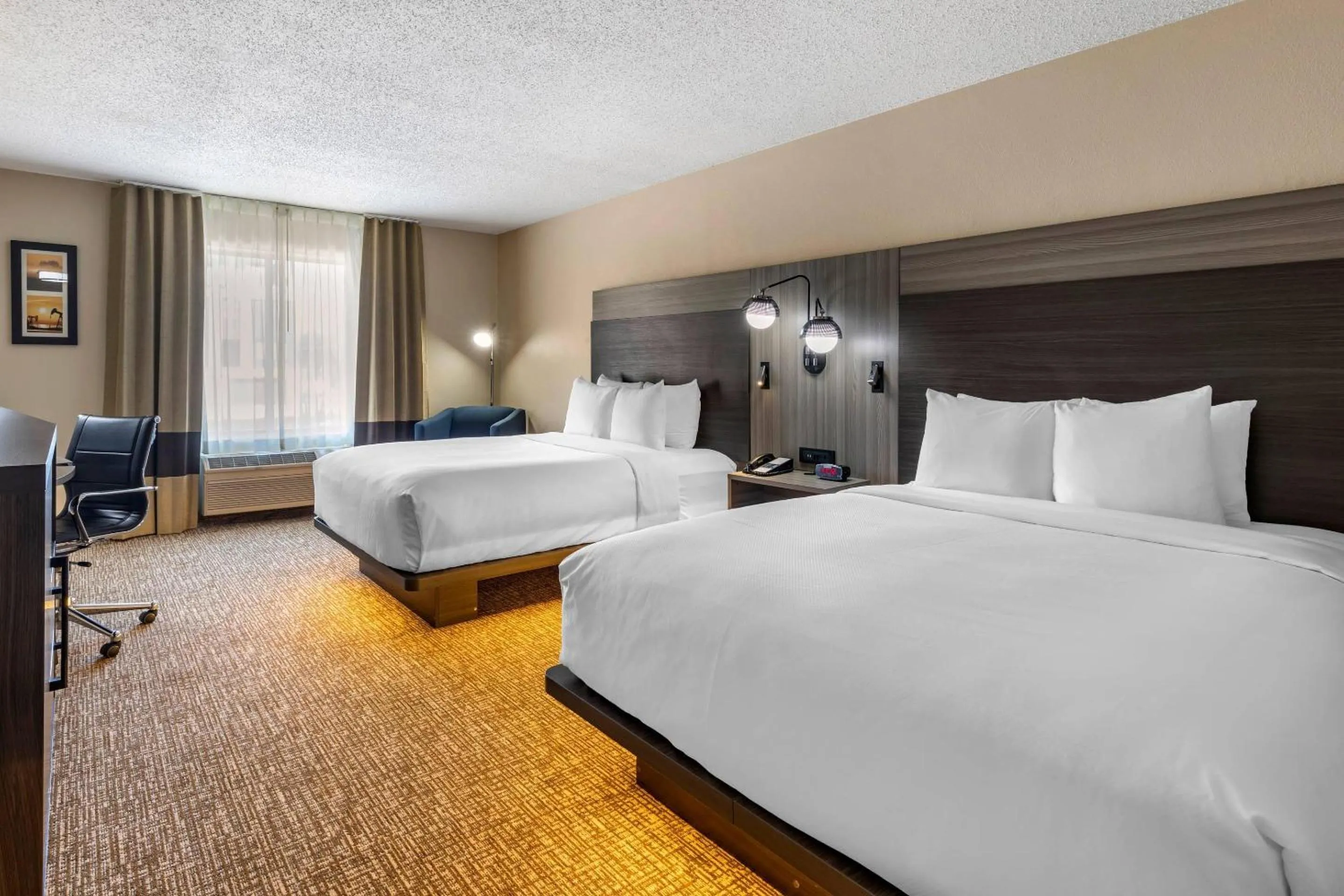 Bedroom, Bed in Comfort Inn & Suites North Dallas-Addison