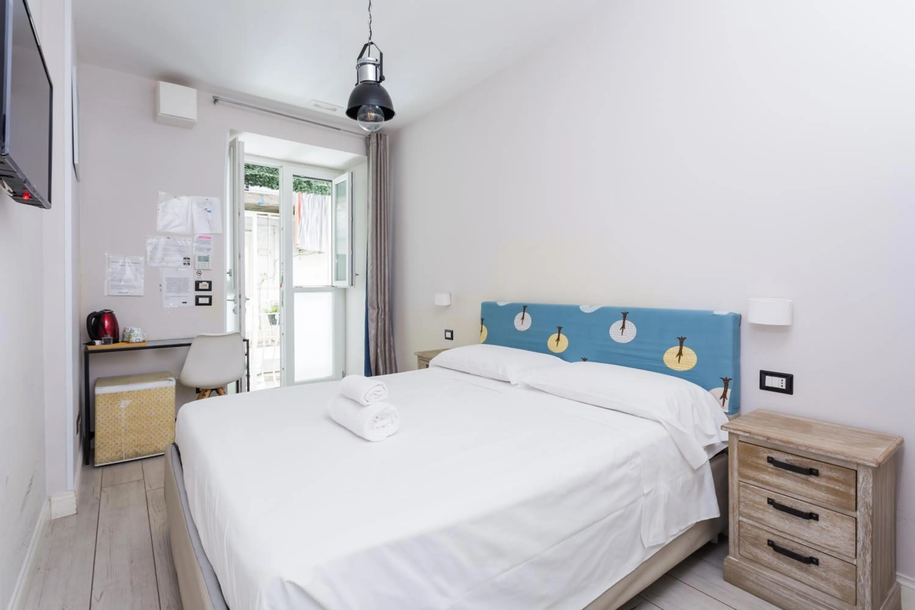 Bed in Chiaia 205 By Dimorra