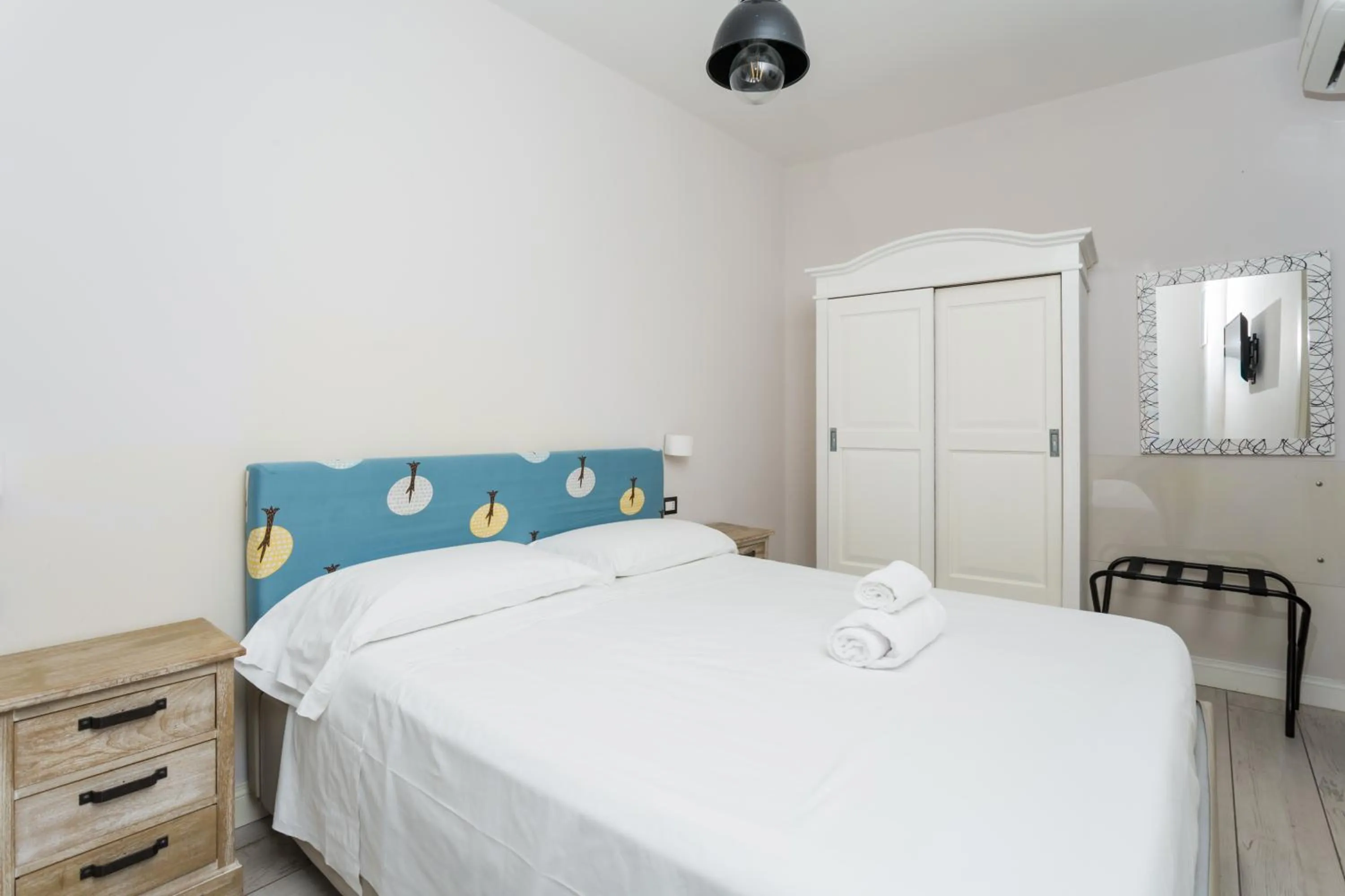 Bed in Chiaia 205 By Dimorra