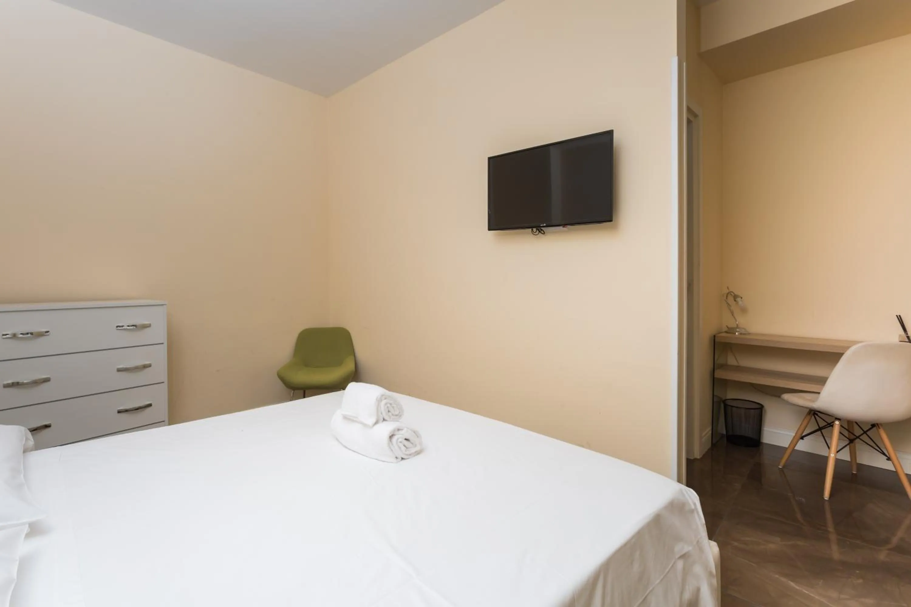 Bed in Chiaia 205 By Dimorra