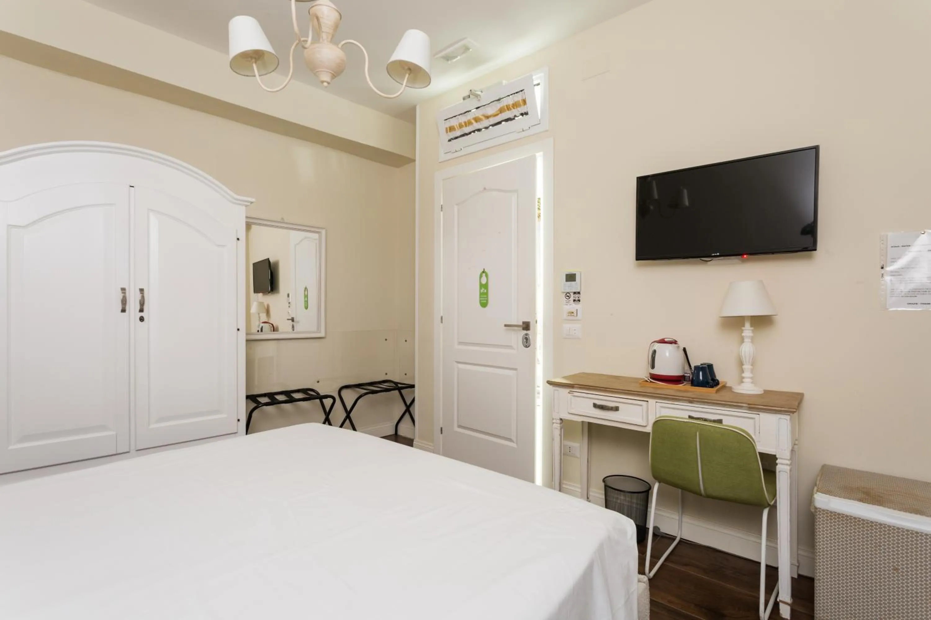 Bed in Chiaia 205 By Dimorra