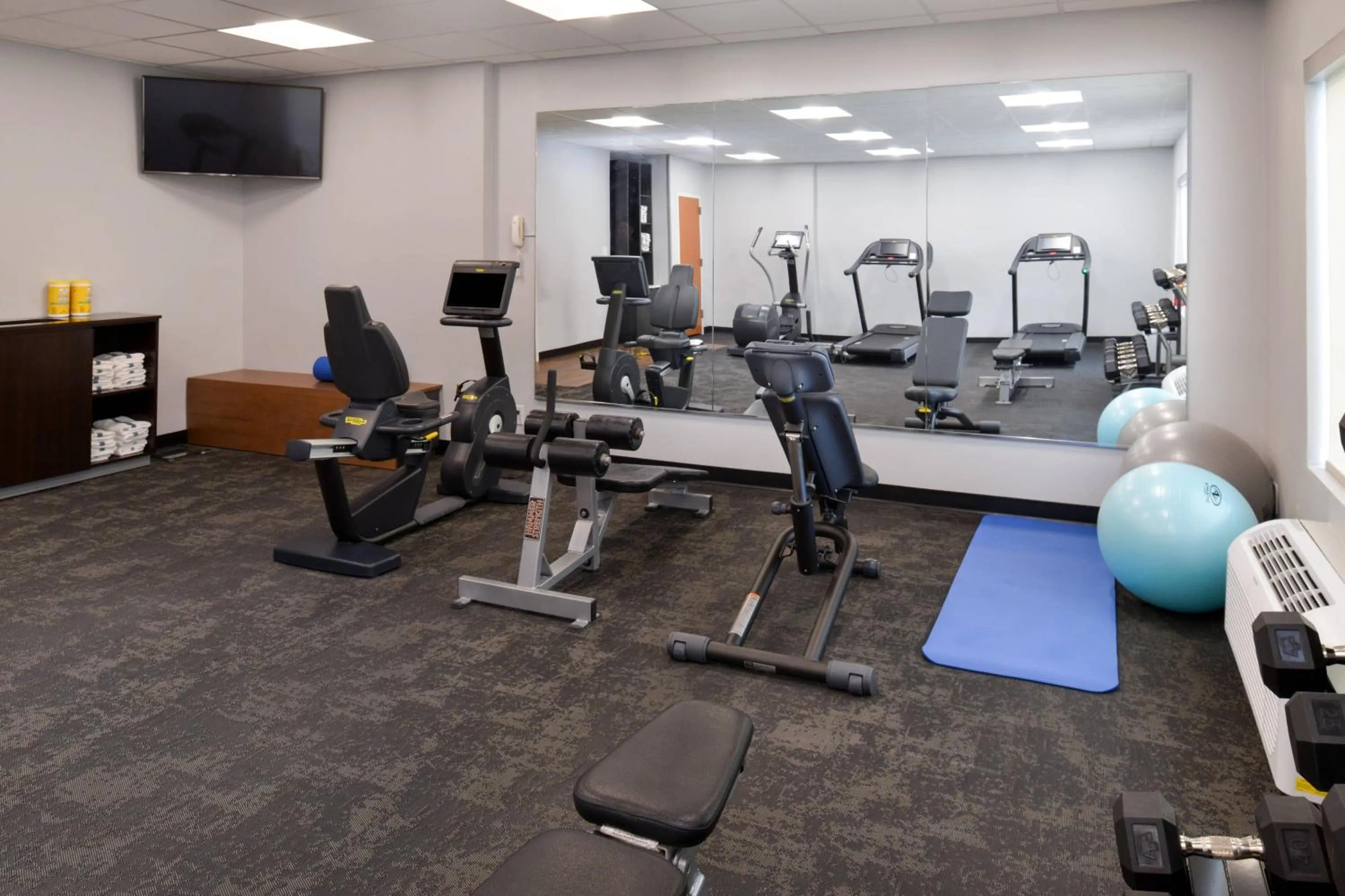 Fitness centre/facilities in Fairfield Inn Arlington Near Six Flags