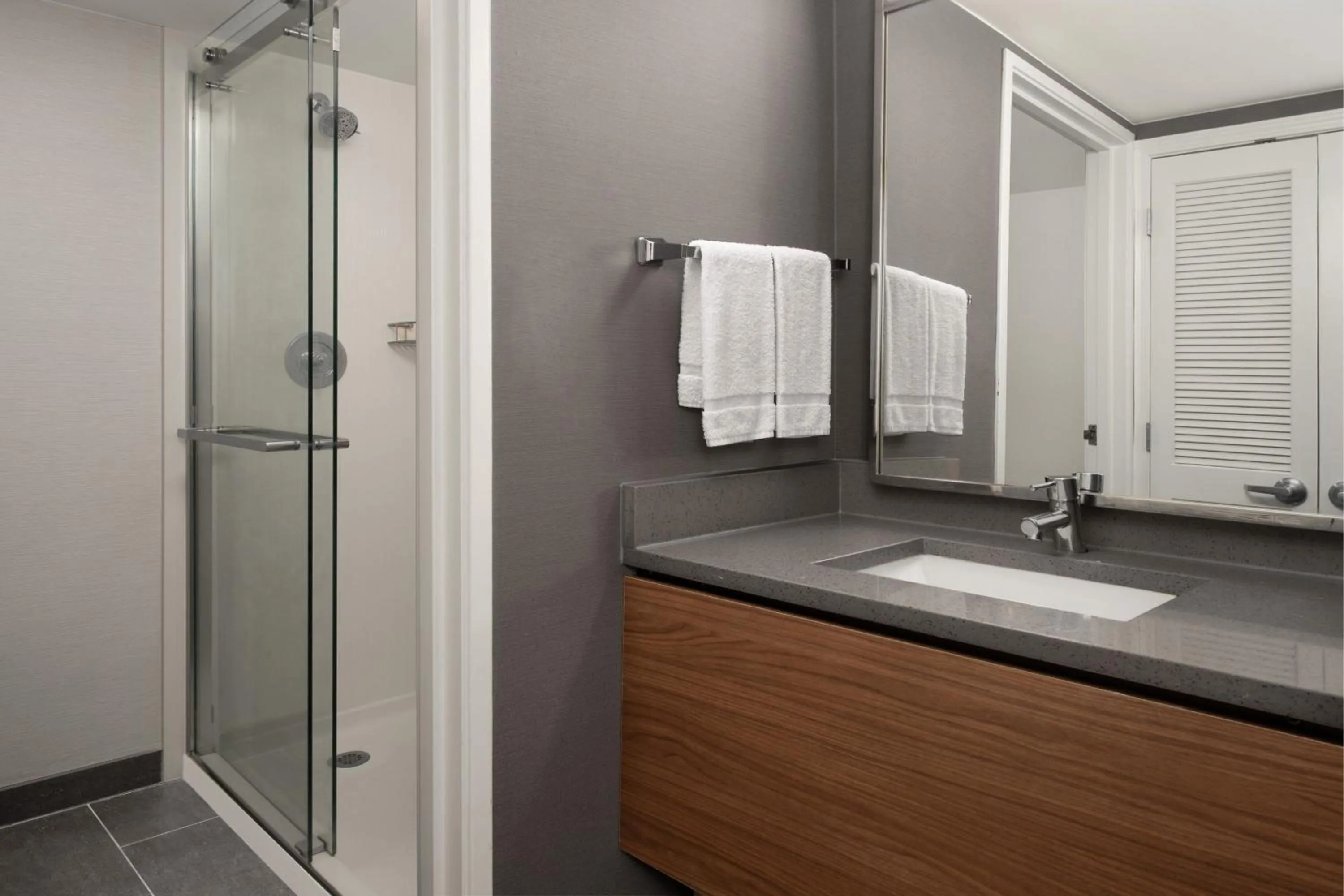 Bathroom in Courtyard by Marriott Dothan