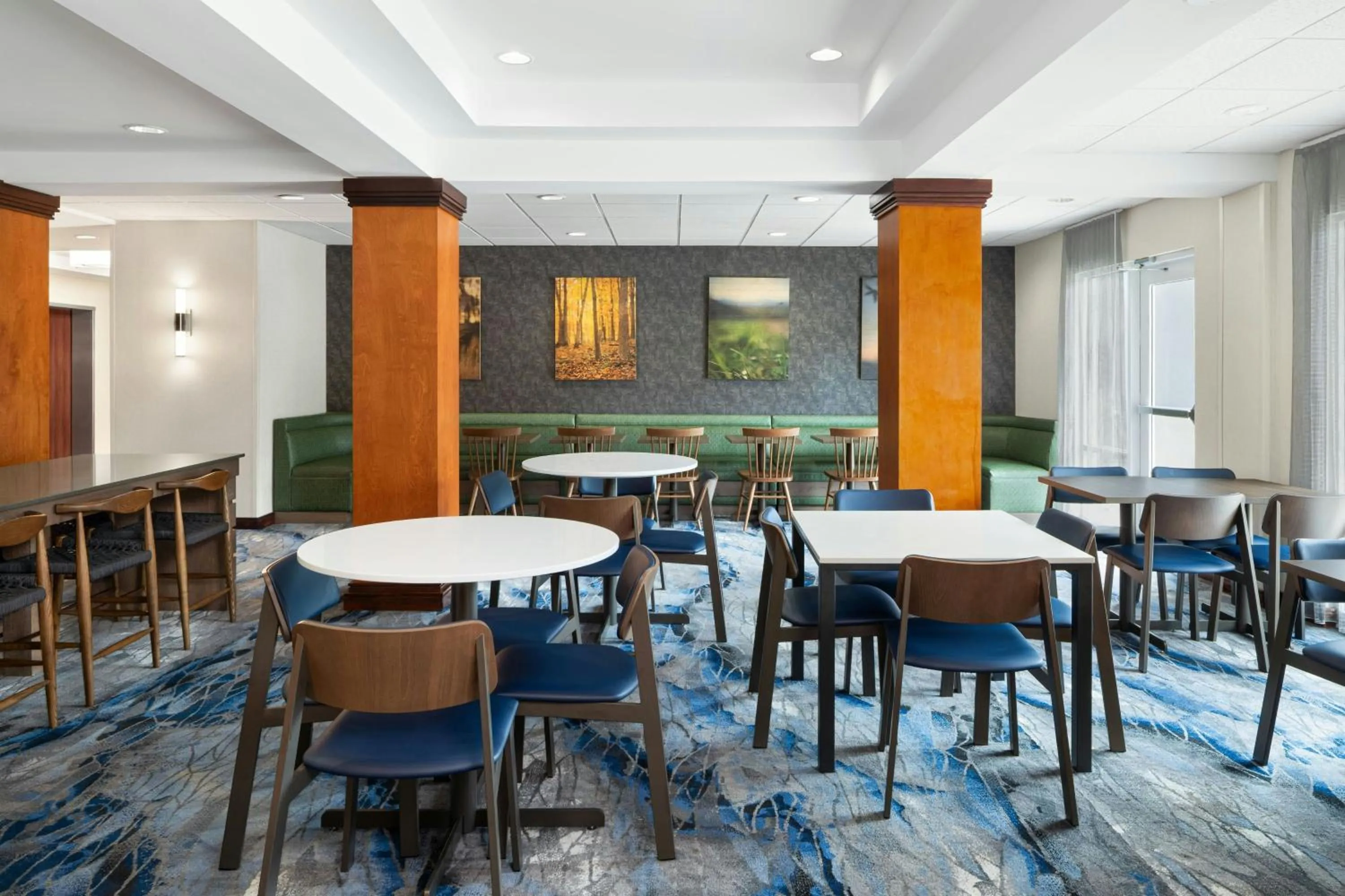 Breakfast in Fairfield Inn & Suites Marianna