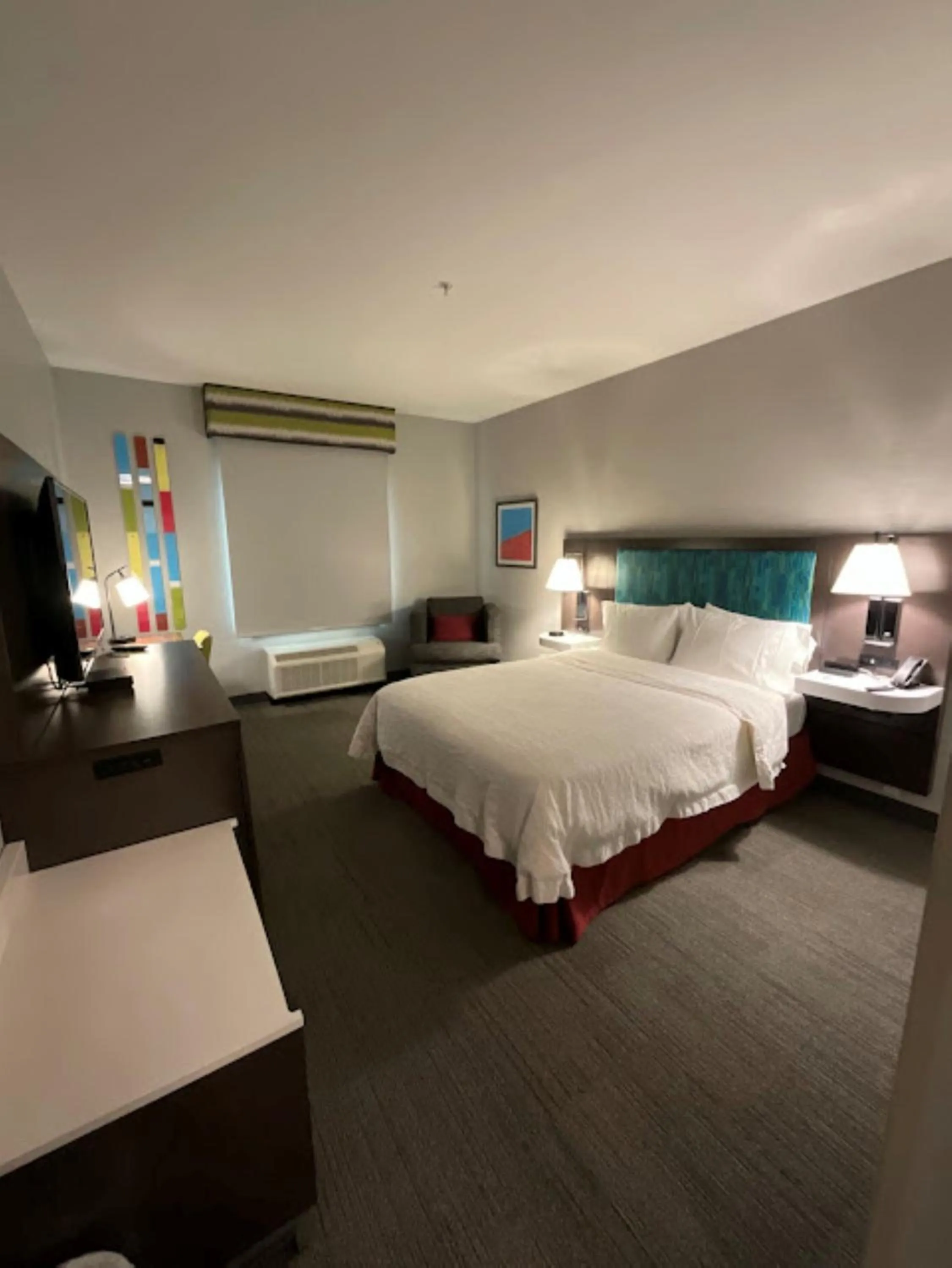 Bed in Hampton Inn by Hilton Montrose