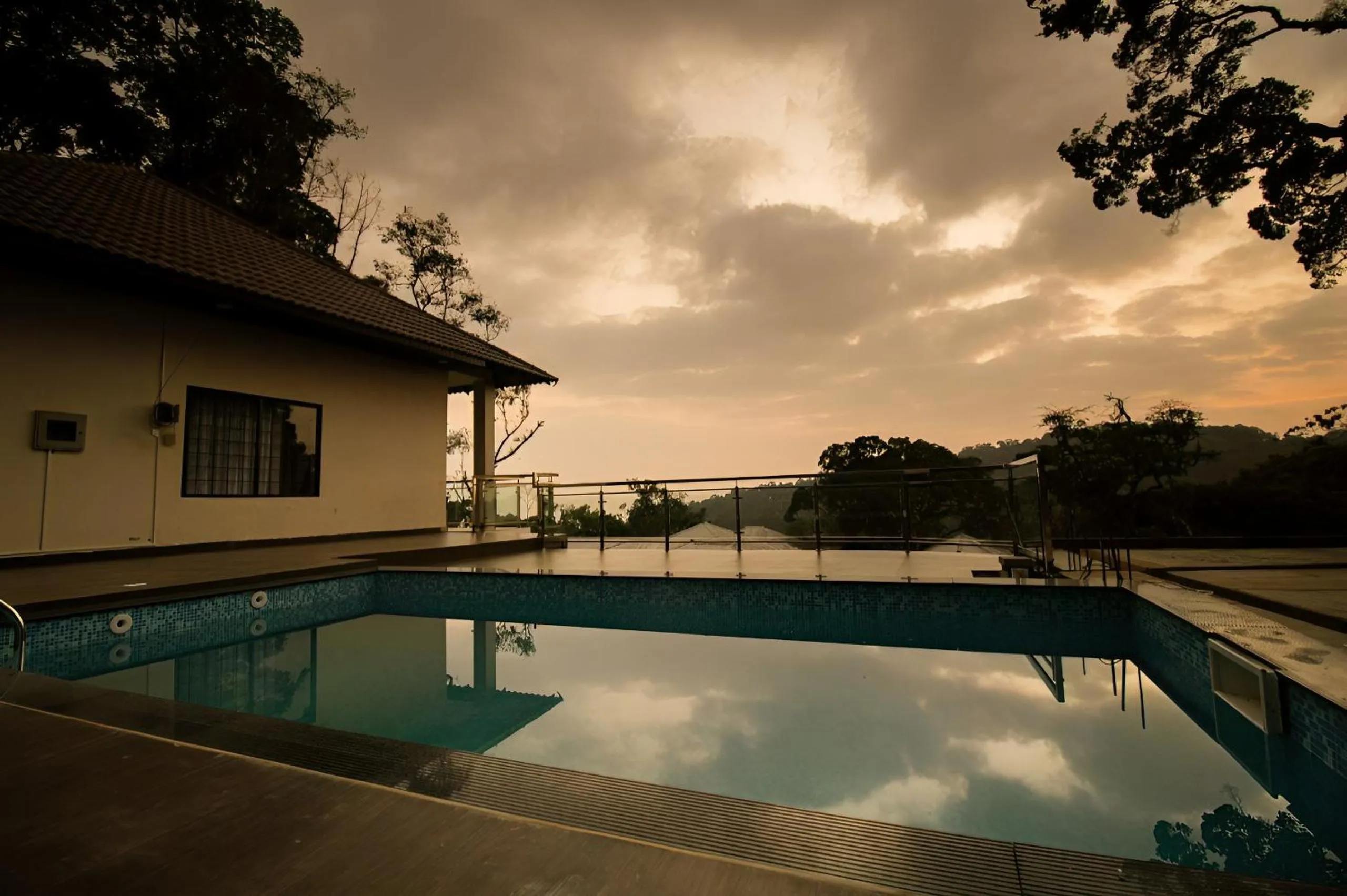 Swimming pool in Elixir Hills Suites Resort and Spa