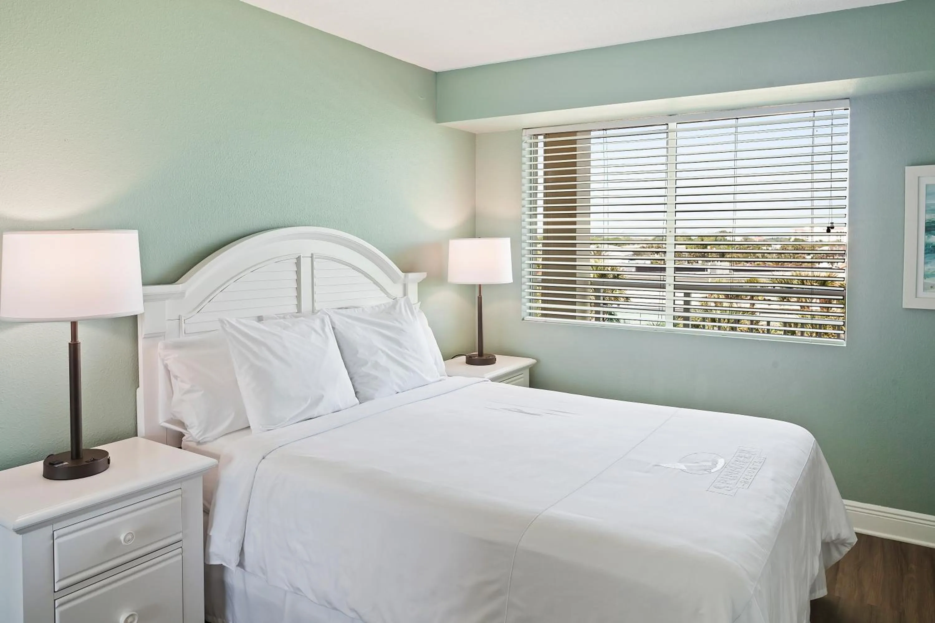 Bedroom, Bed in Royal Floridian Resort by Spinnaker