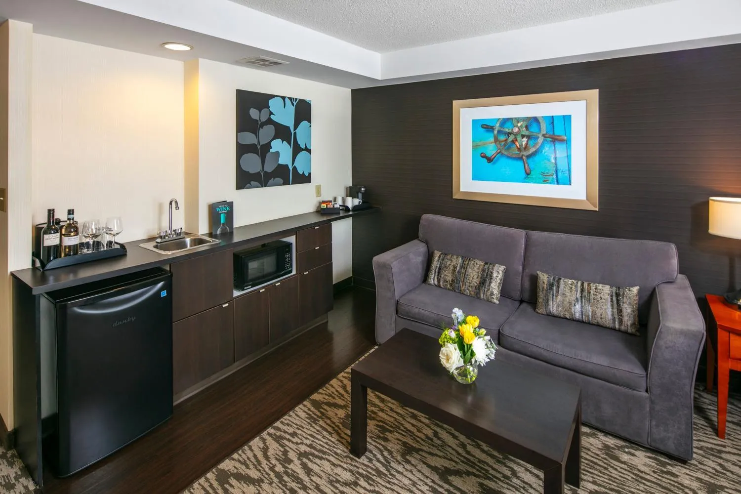 Coffee/tea facilities in Cambridge Suites Hotel Halifax