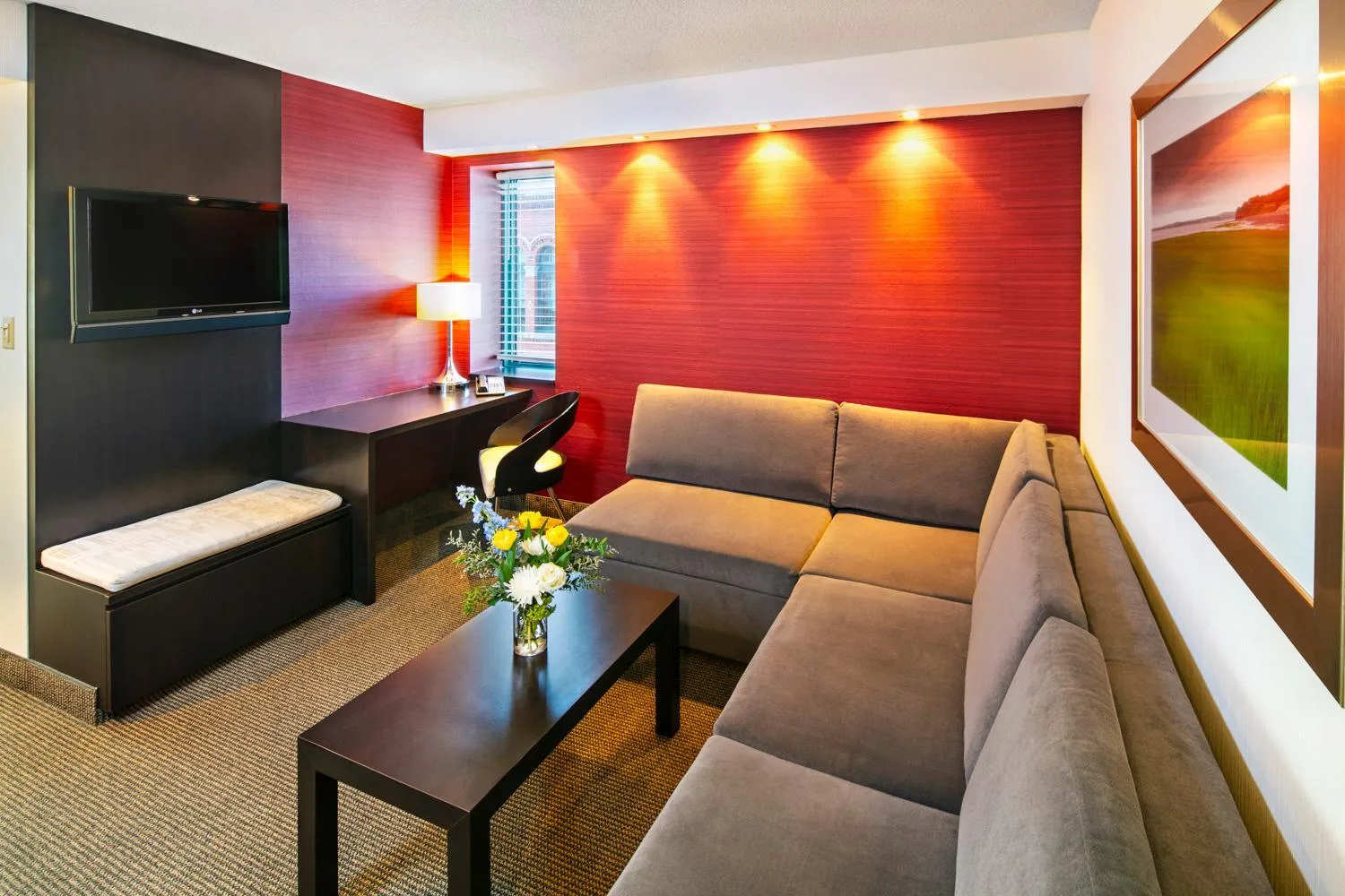 TV and multimedia in Cambridge Suites Hotel Halifax