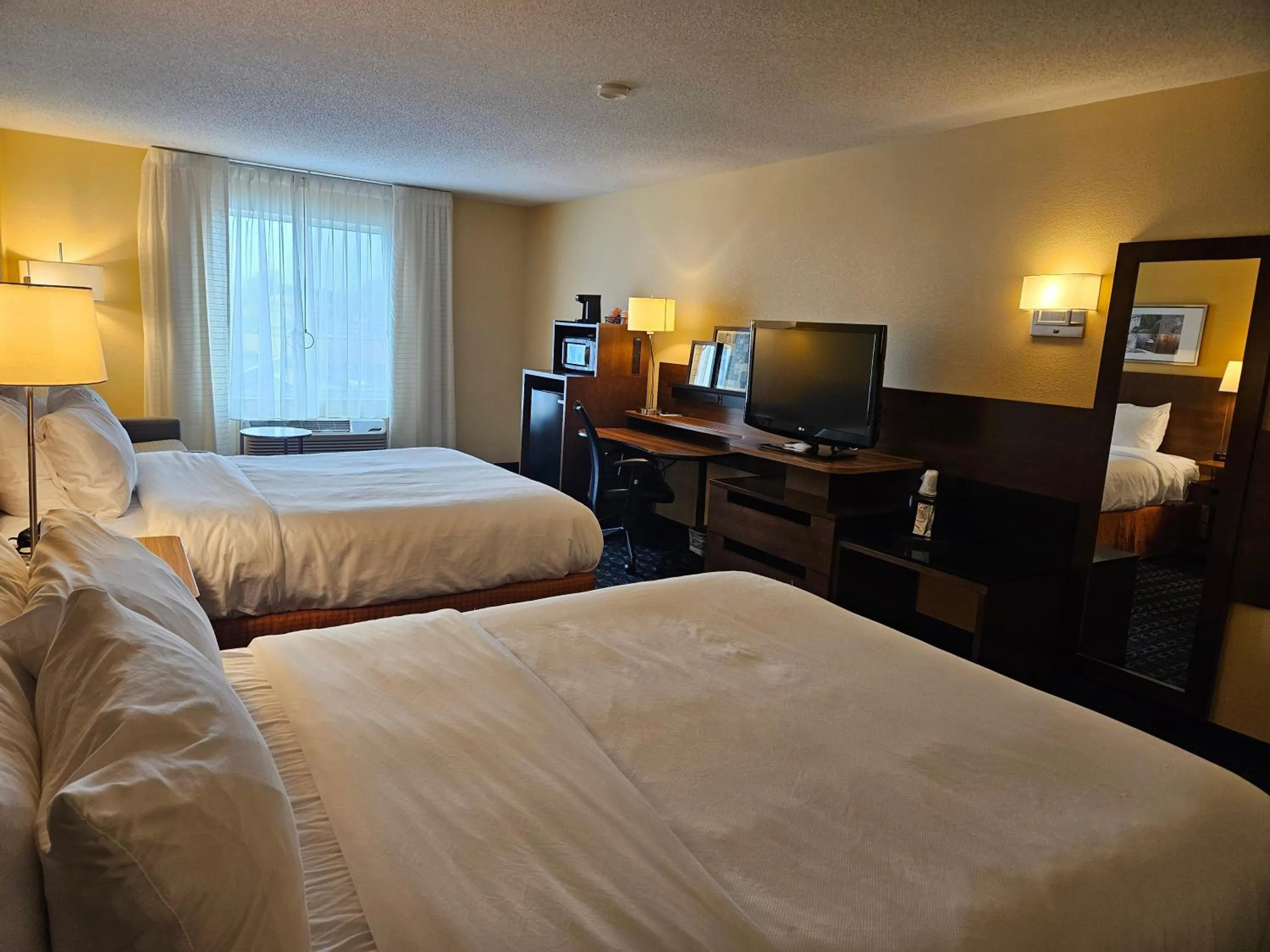 Bed in Comfort Inn & Suites Ankeny - Des Moines