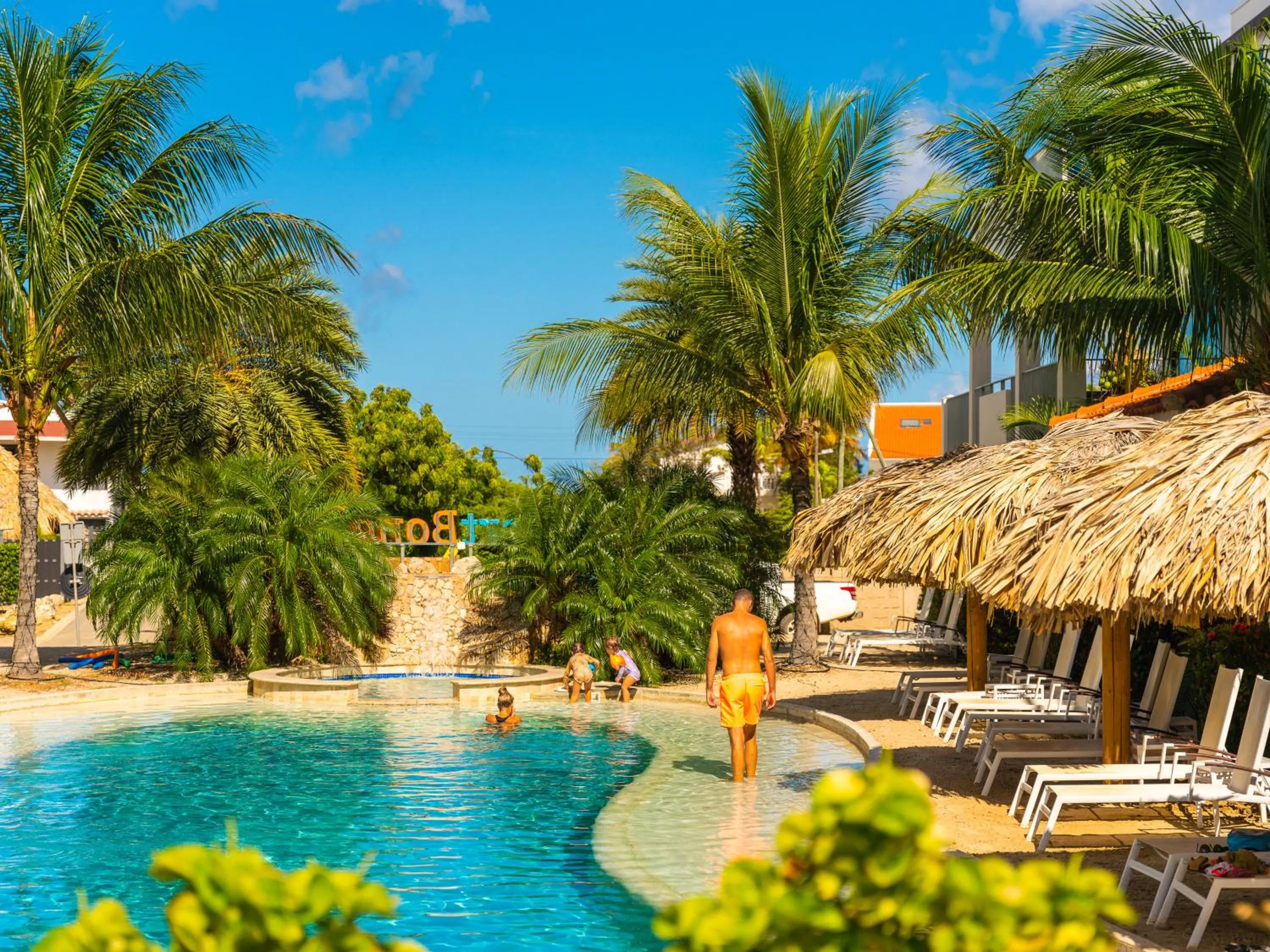 Swimming pool in Resort Bonaire