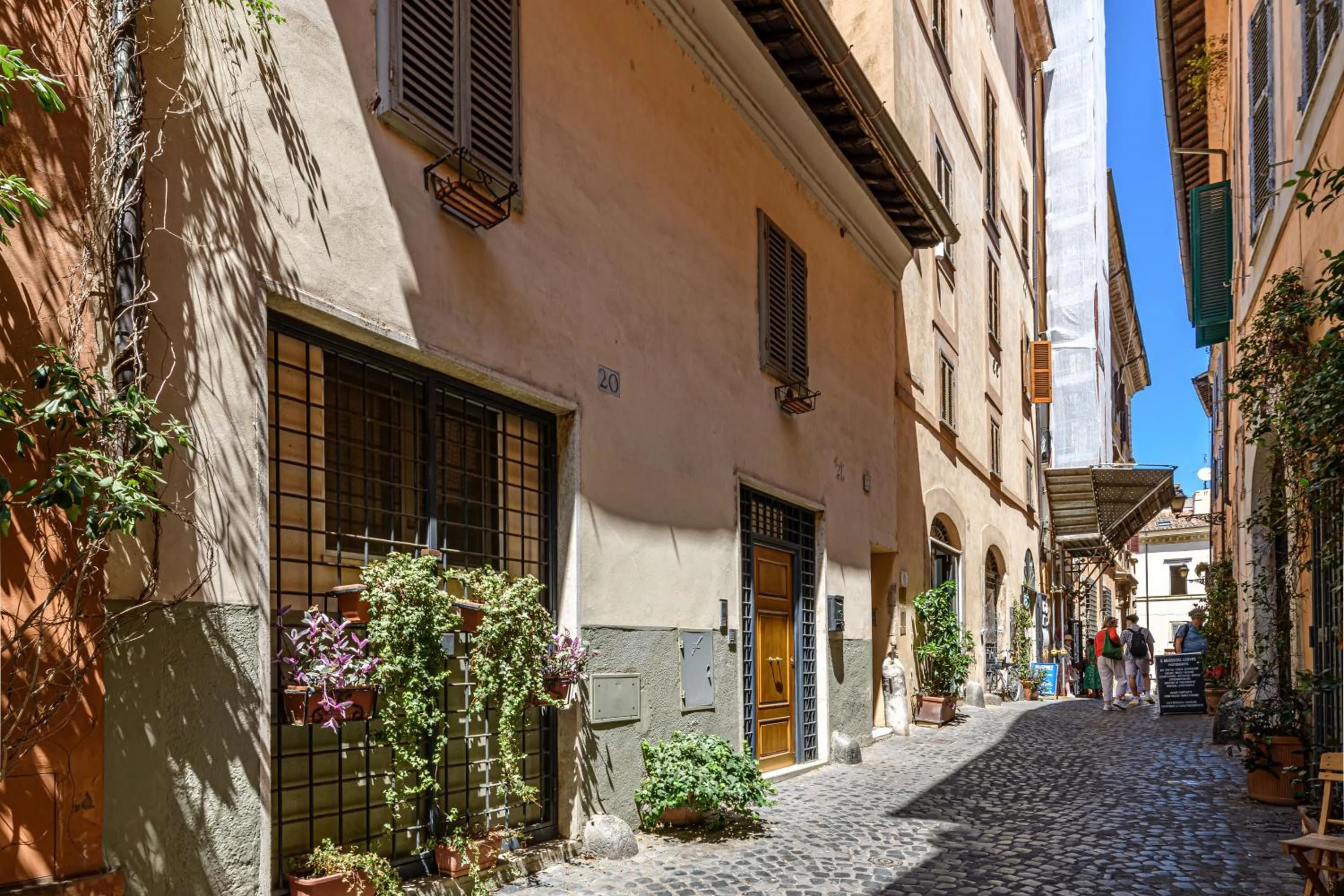 Street view in BB Il Re Alla Reginella Guest House