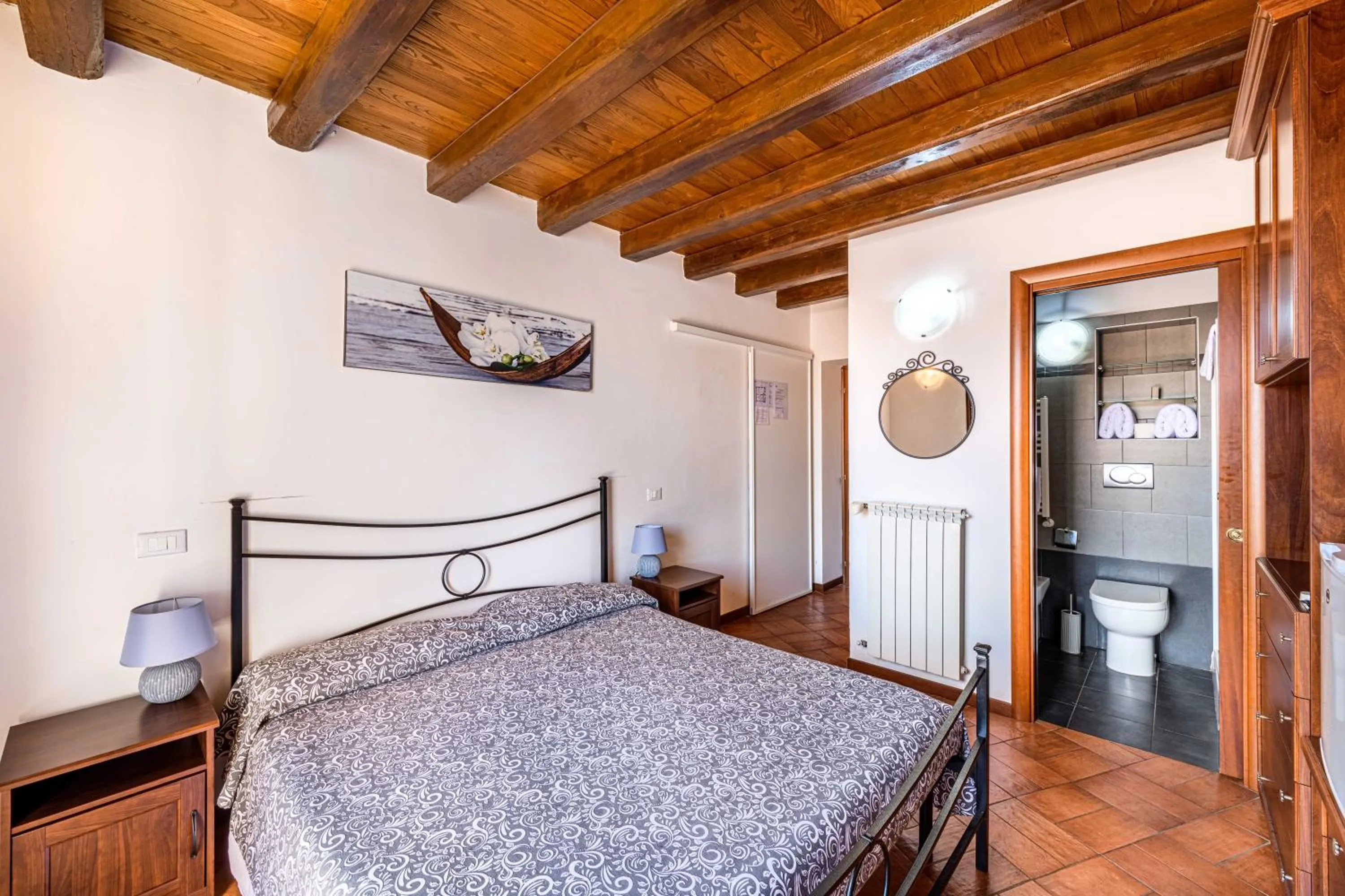 Photo of the whole room, Bed in BB Il Re Alla Reginella Guest House