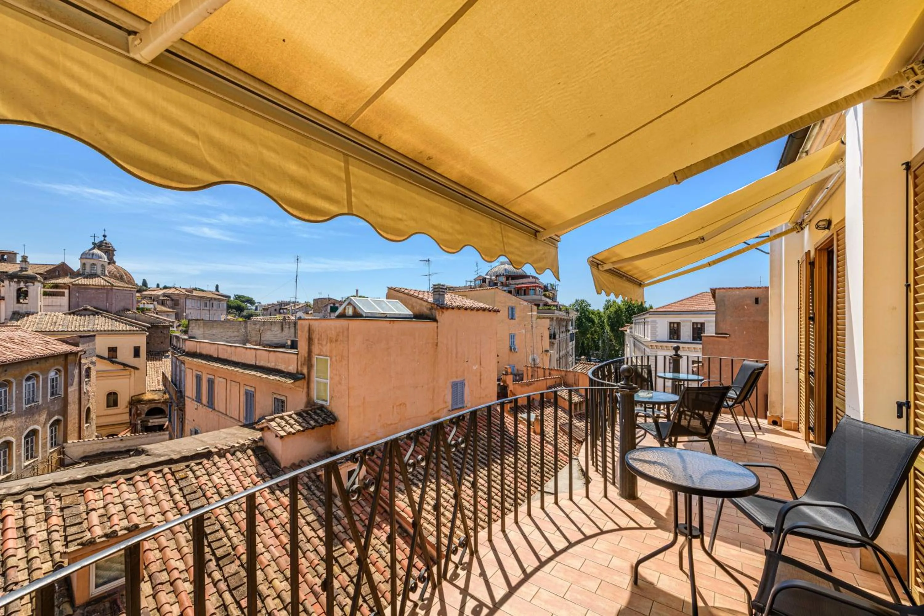 Balcony/Terrace in BB Il Re Alla Reginella Guest House