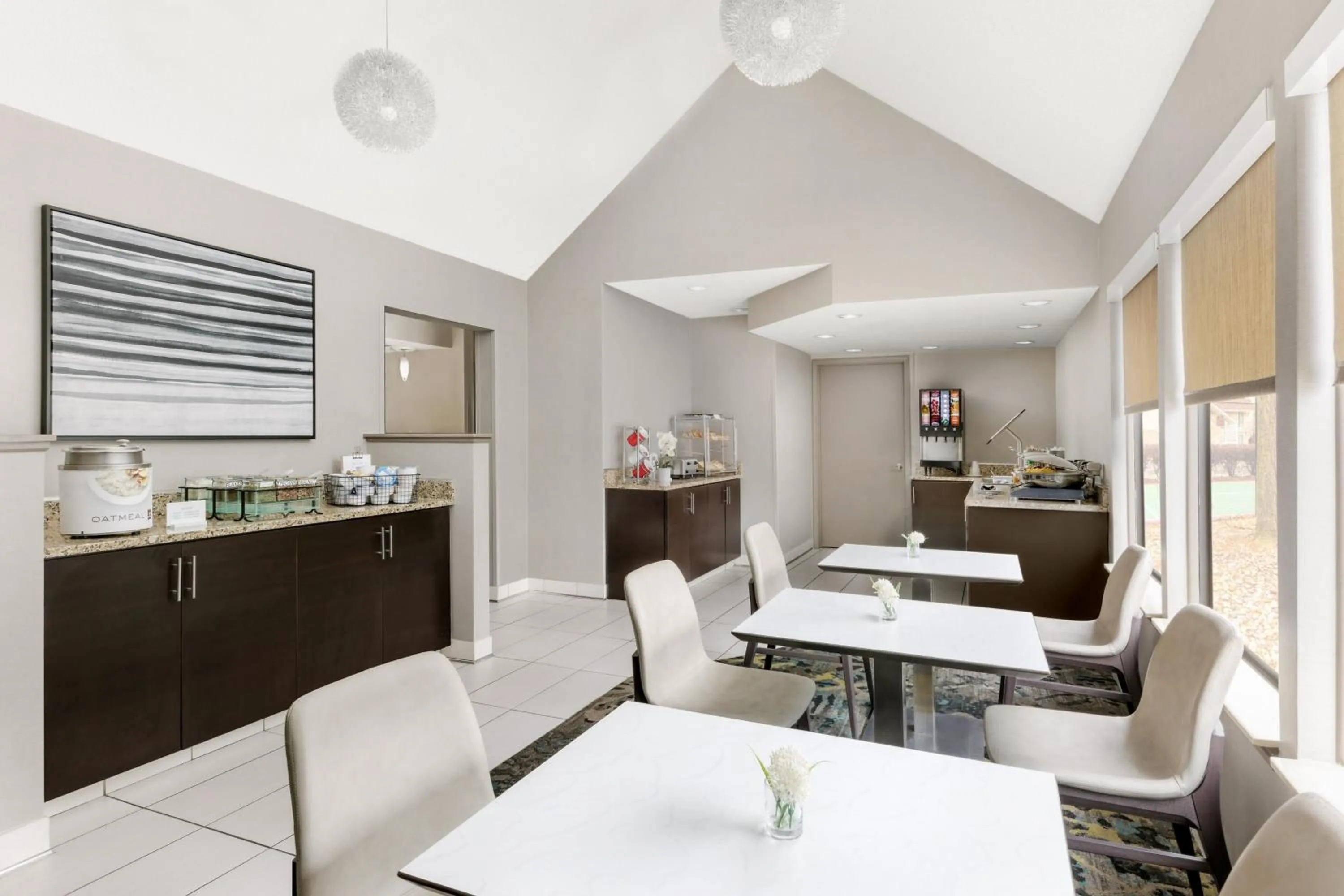 Breakfast in Residence Inn Detroit Troy/Madison Heights