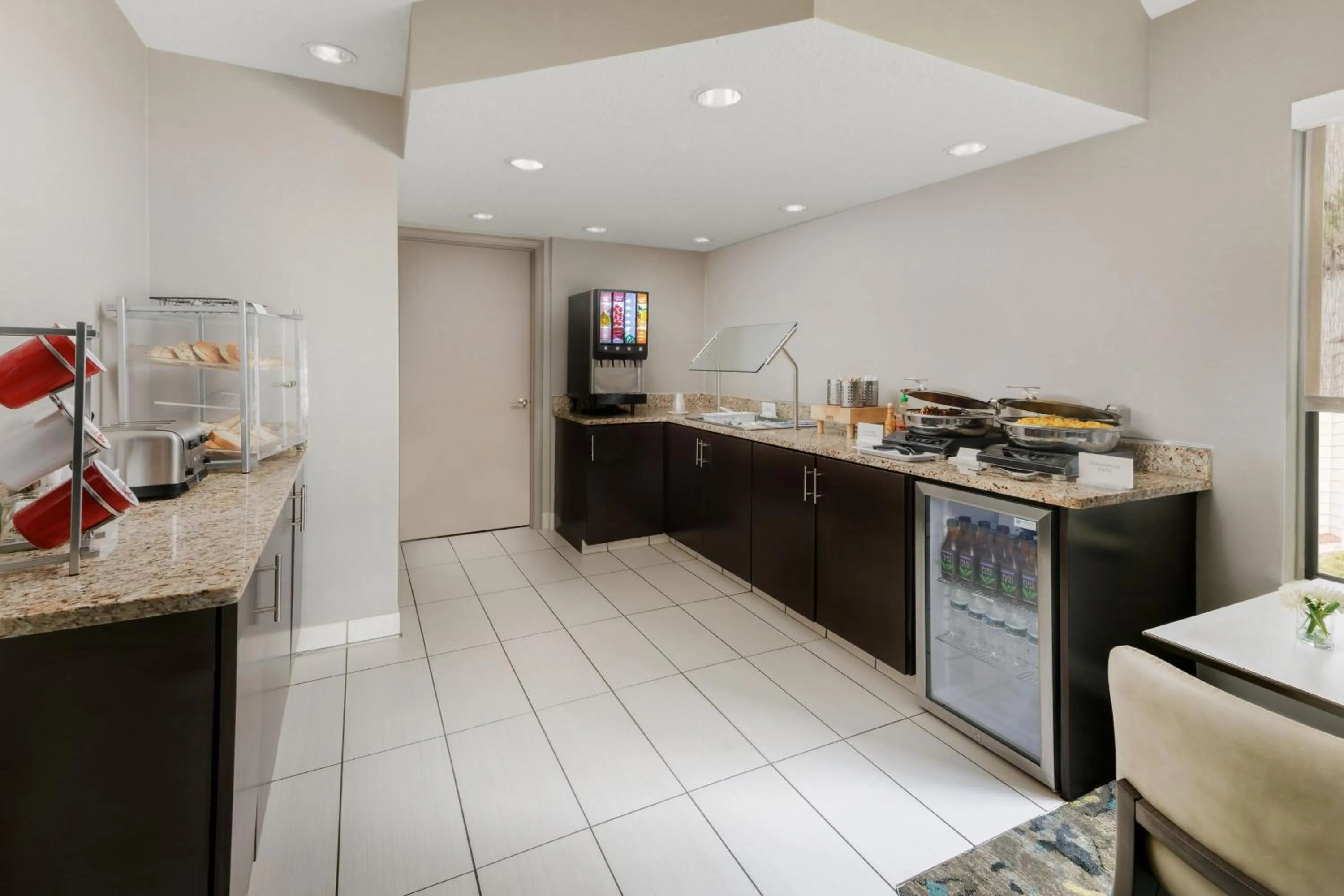 Breakfast in Residence Inn Detroit Troy/Madison Heights