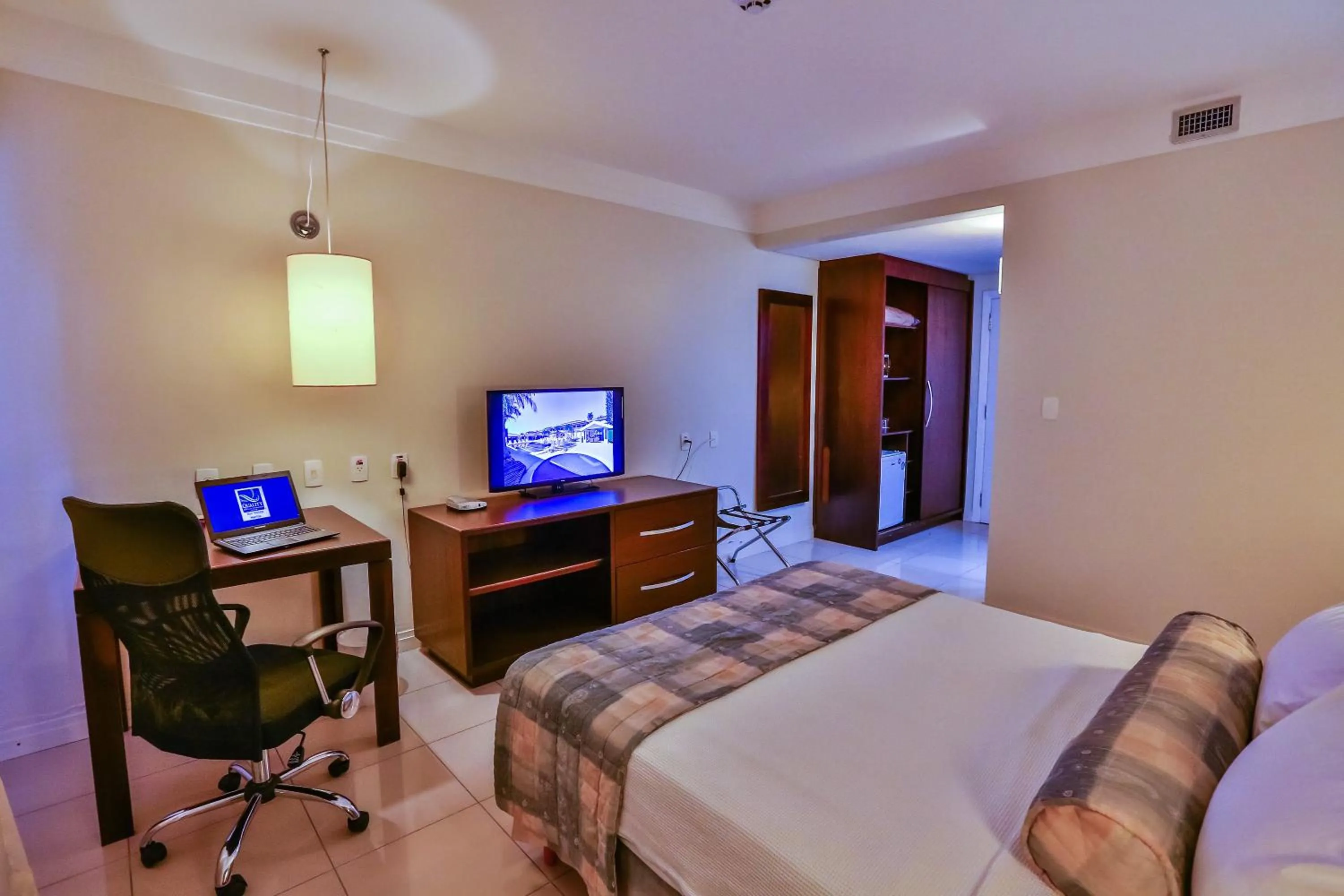 TV and multimedia, Bed in Sun Valley Marília by Atlantica