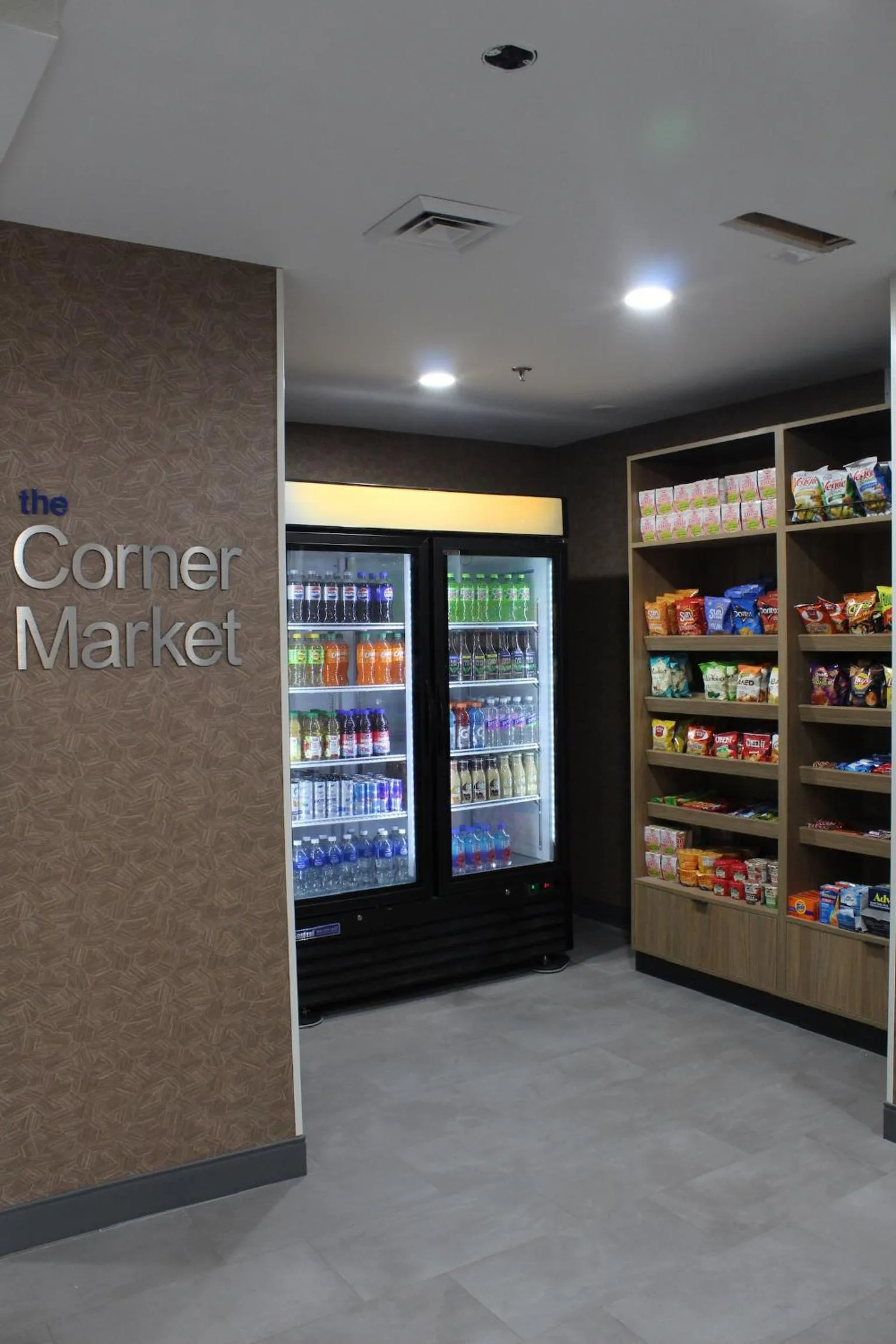 On-site shops in Fairfield Inn & Suites Detroit Farmington Hills