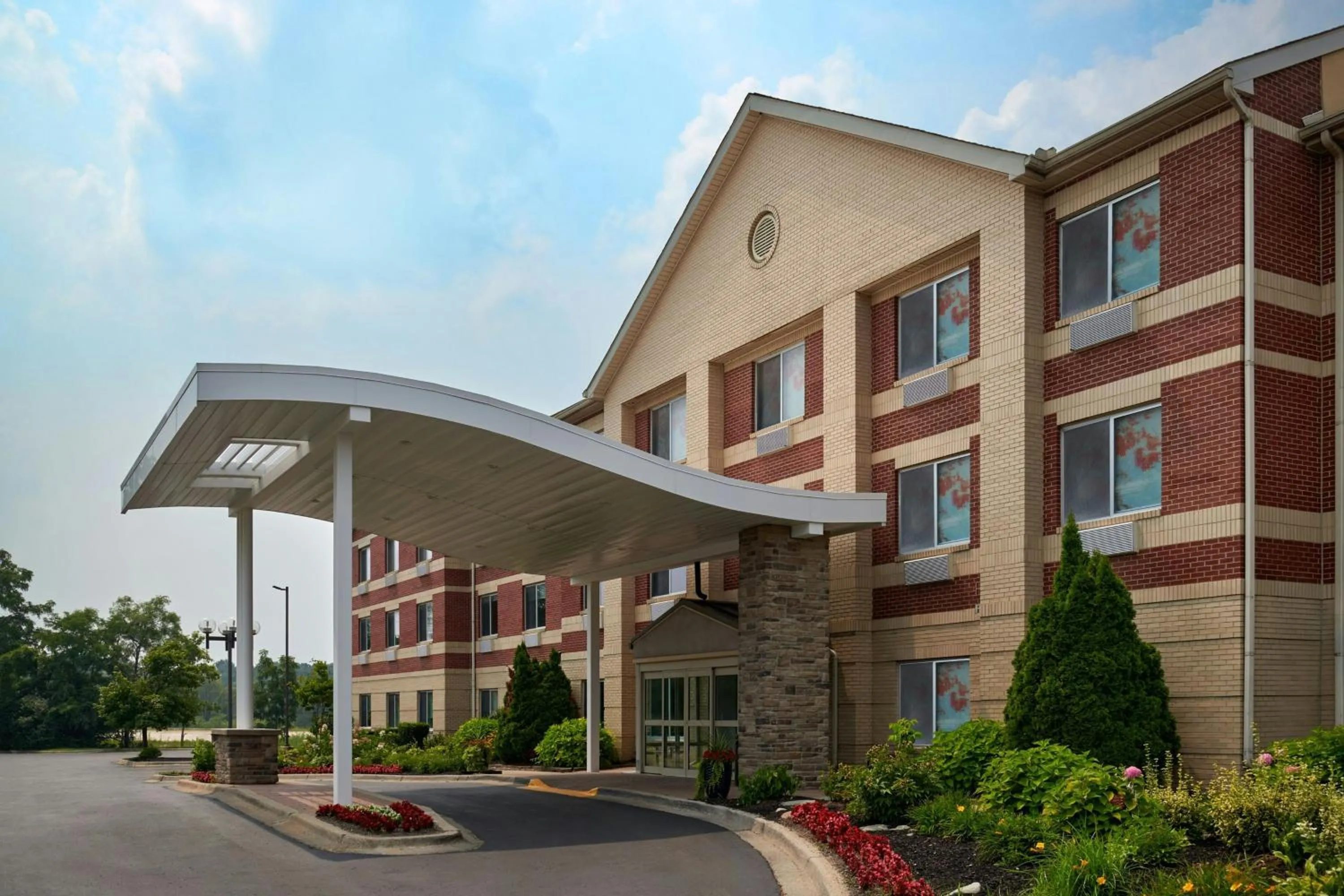 Property building in Fairfield Inn & Suites Detroit Farmington Hills