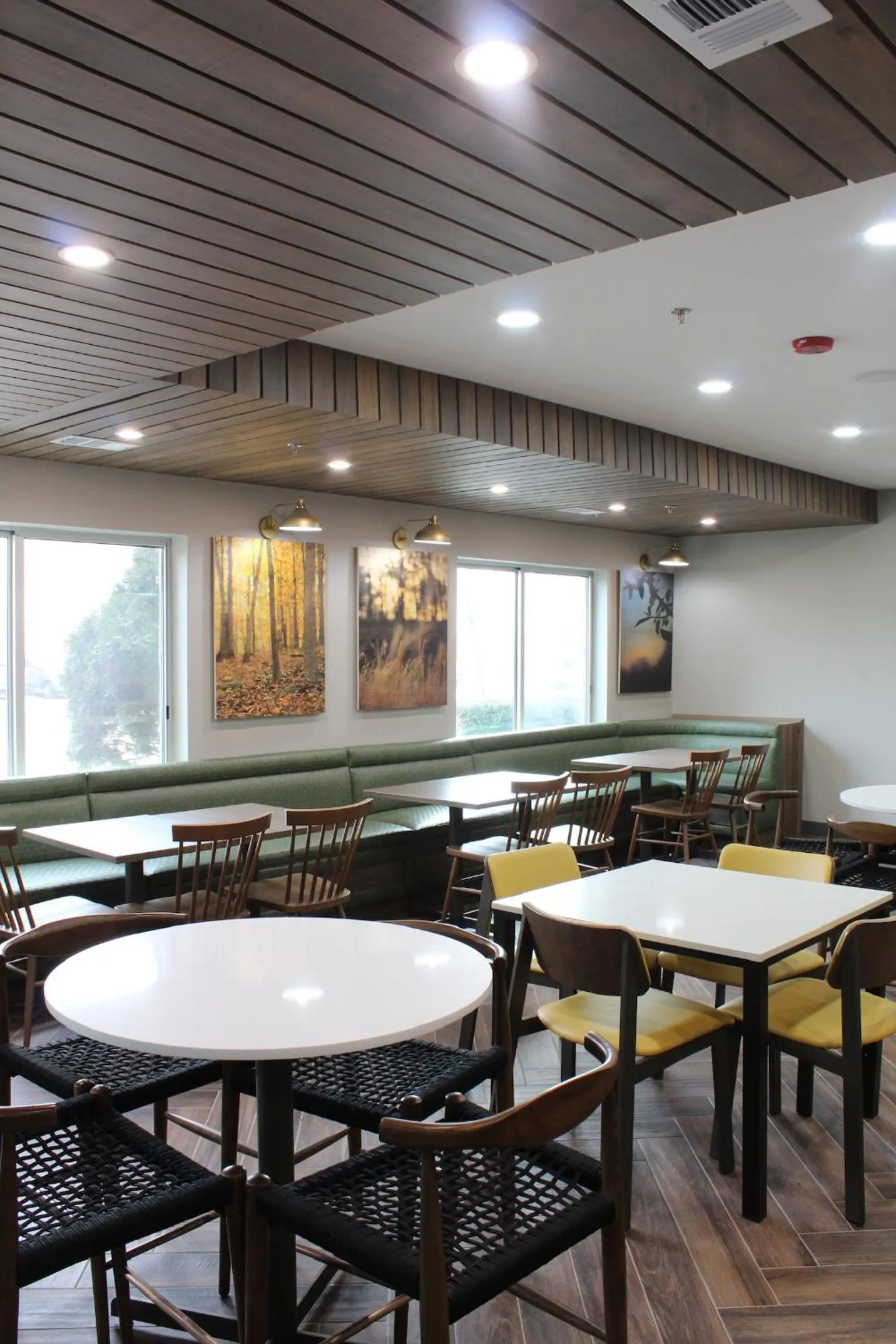 Restaurant/places to eat in Fairfield Inn & Suites Detroit Farmington Hills