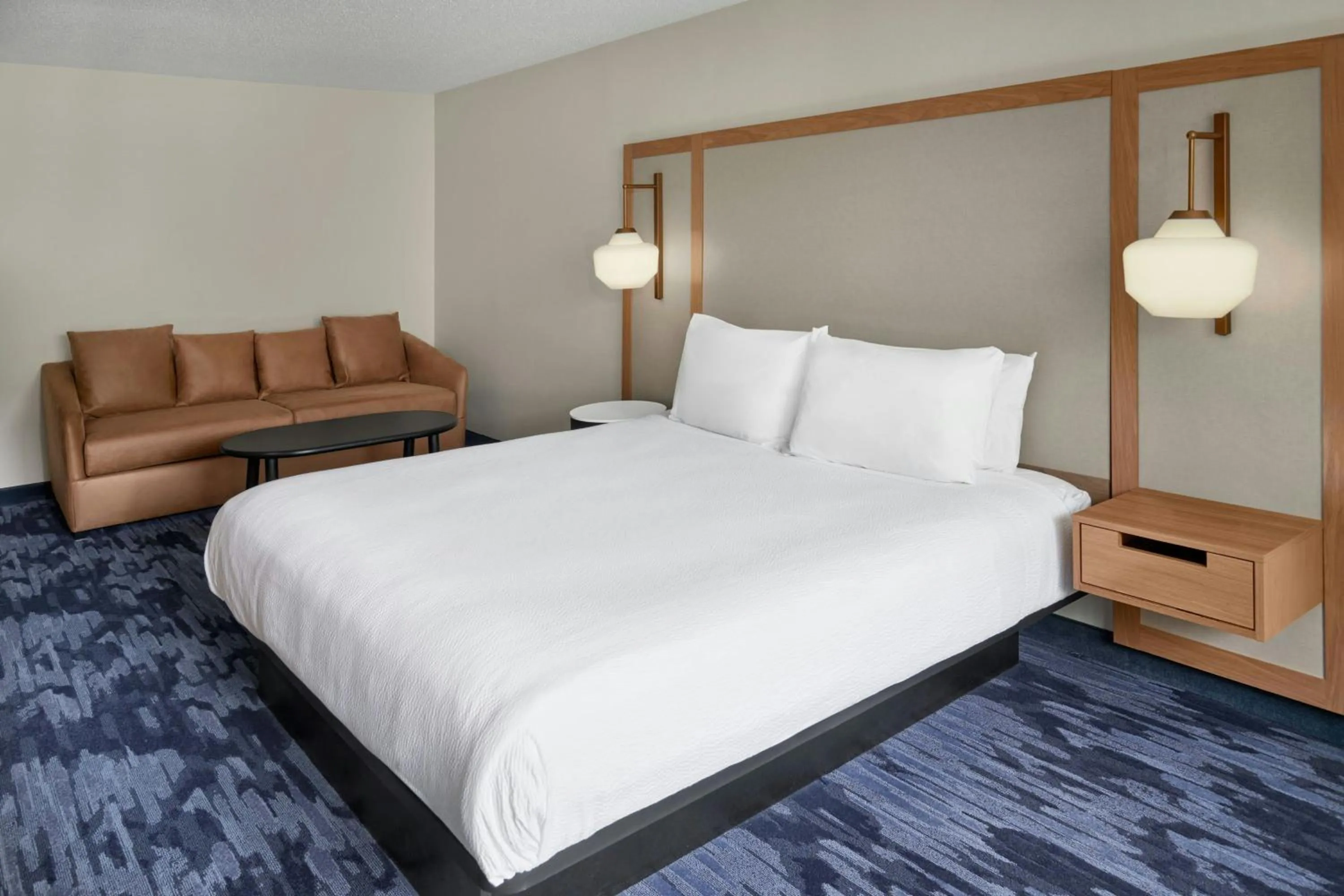 Bedroom, Bed in Fairfield Inn & Suites Detroit Farmington Hills