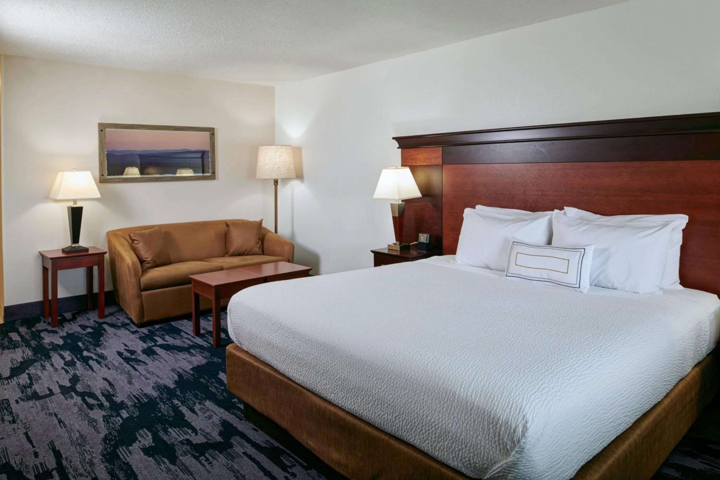 Photo of the whole room, Bed in Fairfield Inn & Suites Detroit Livonia