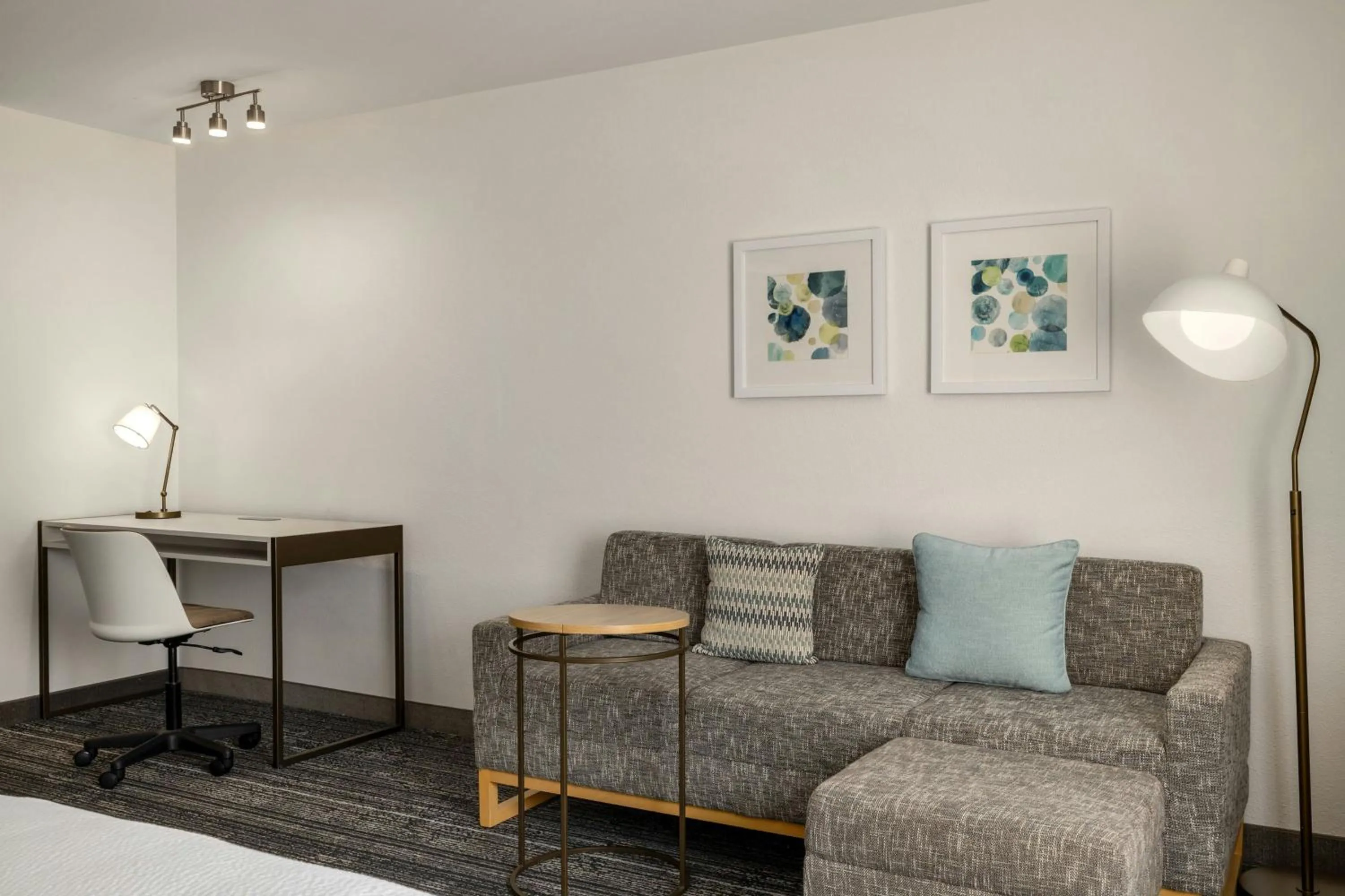 Photo of the whole room in TownePlace Suites Detroit Dearborn