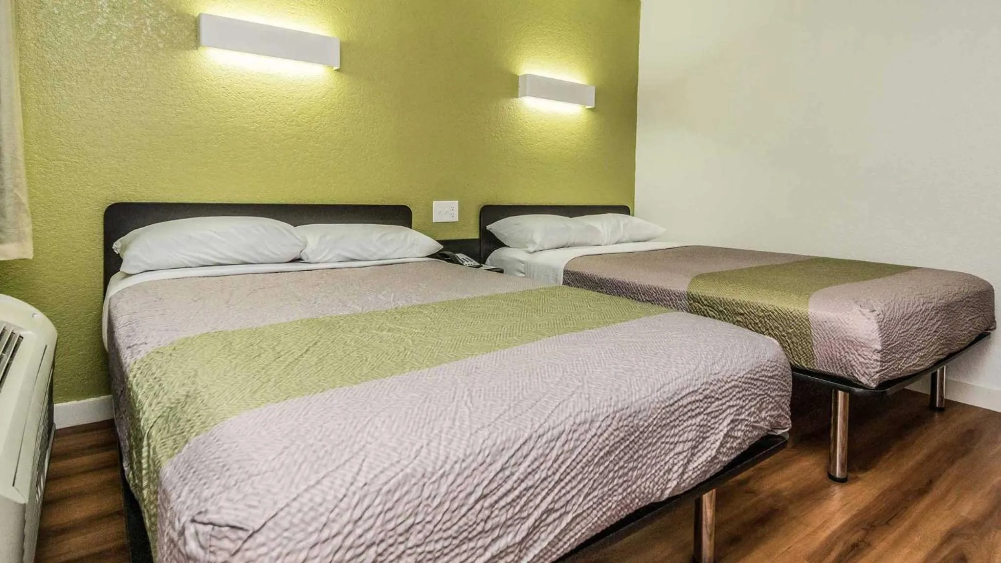 Bedroom, Bed in Motel 6 Fort Worth, TX - North