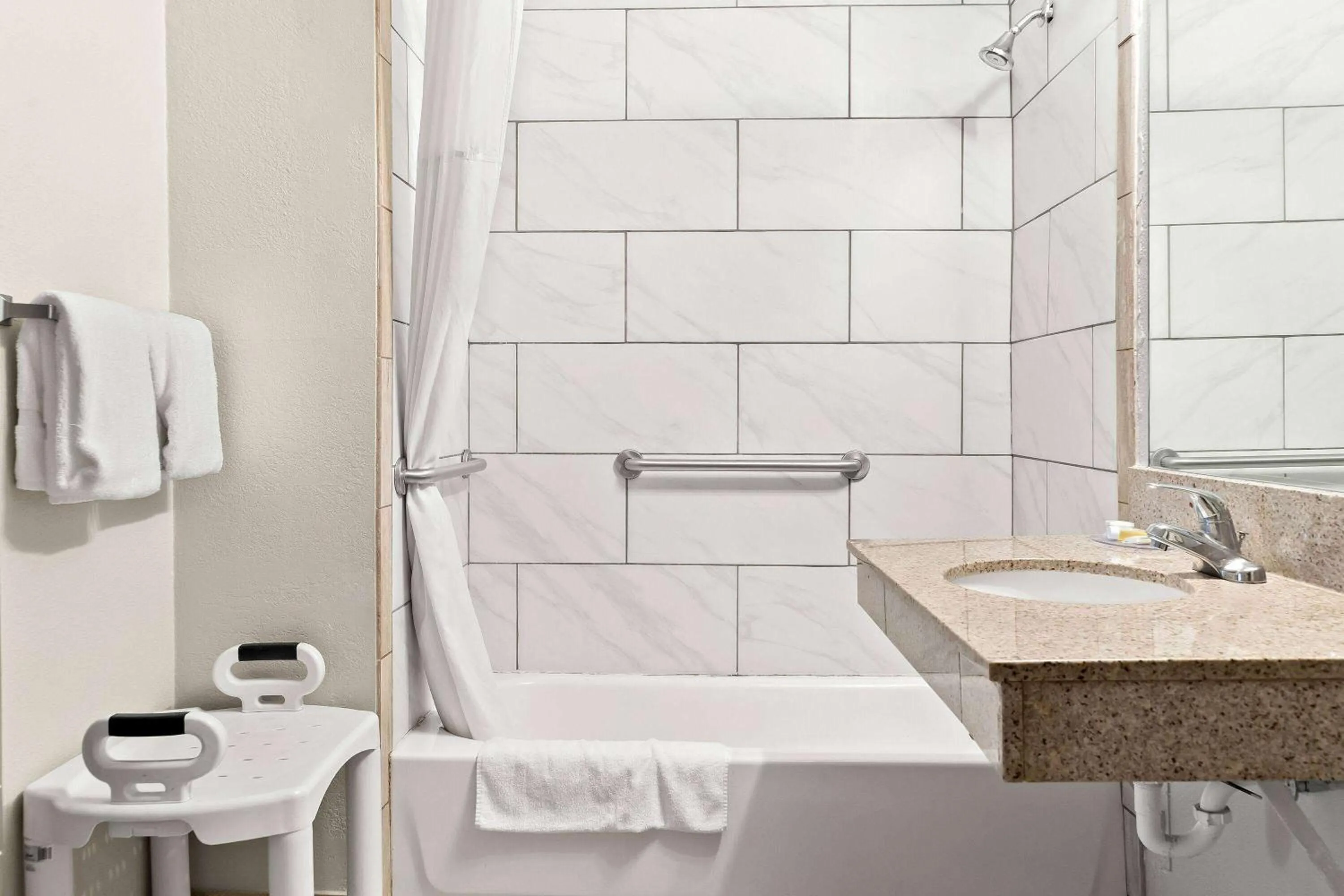 Bathroom in Days Inn & Suites by Wyndham Warren