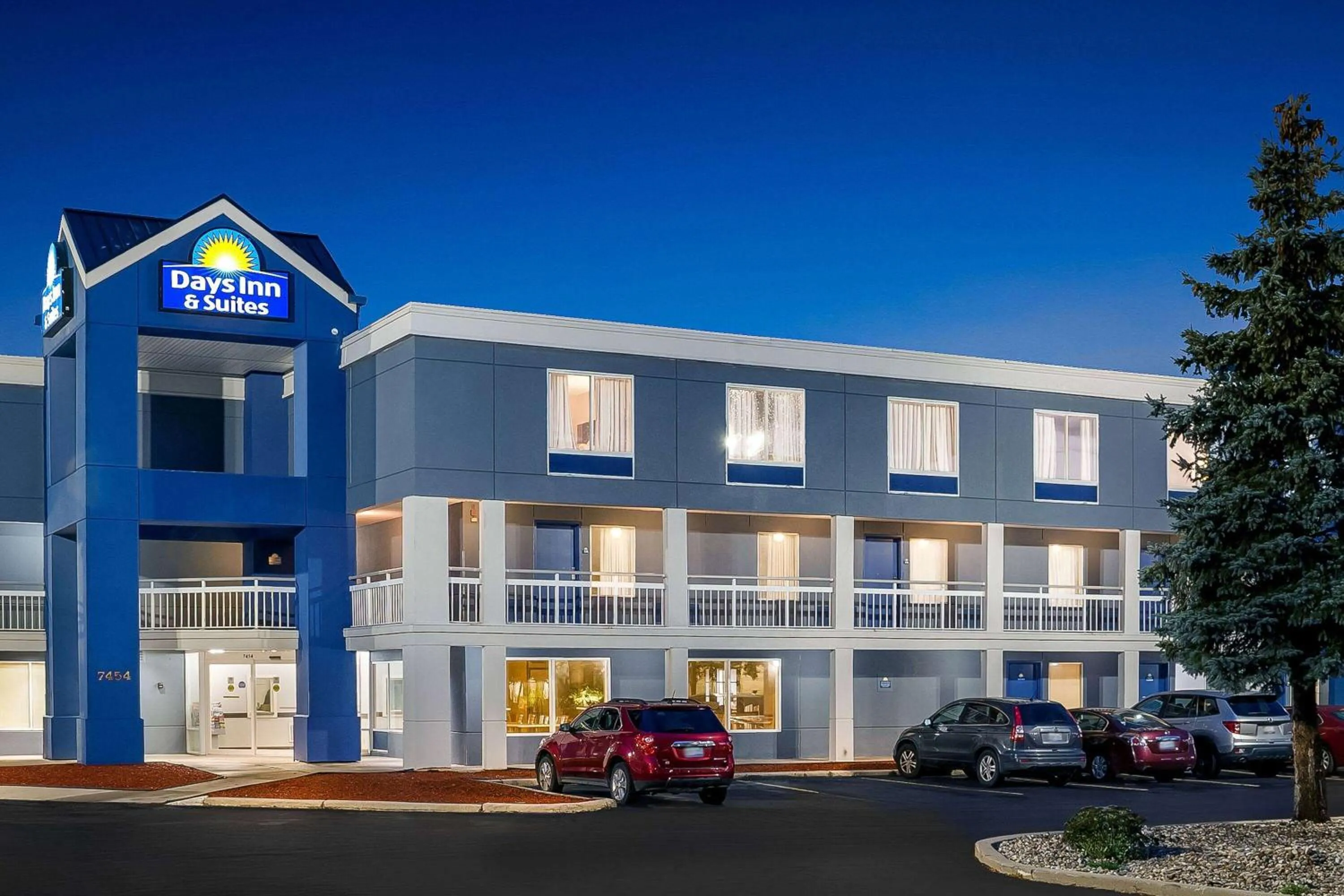 Property building in Days Inn & Suites by Wyndham Warren